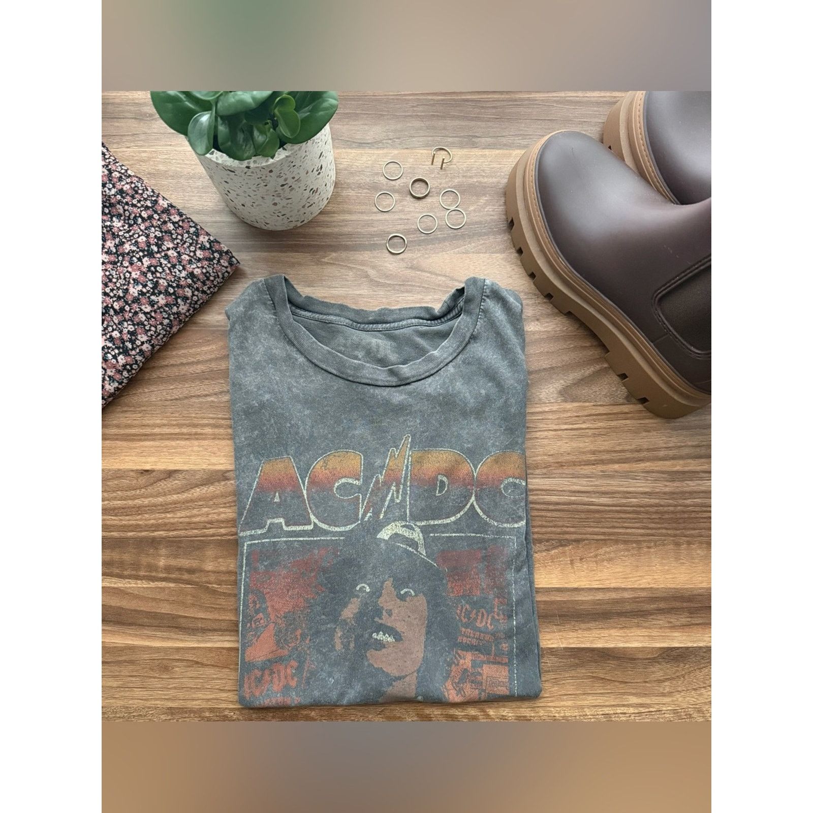 AC/DC AC/DC High Voltage Tour 1976 Black Distressed Acid Wash Tee Size L / US 10 / IT 46 - 1 Thumbnail
