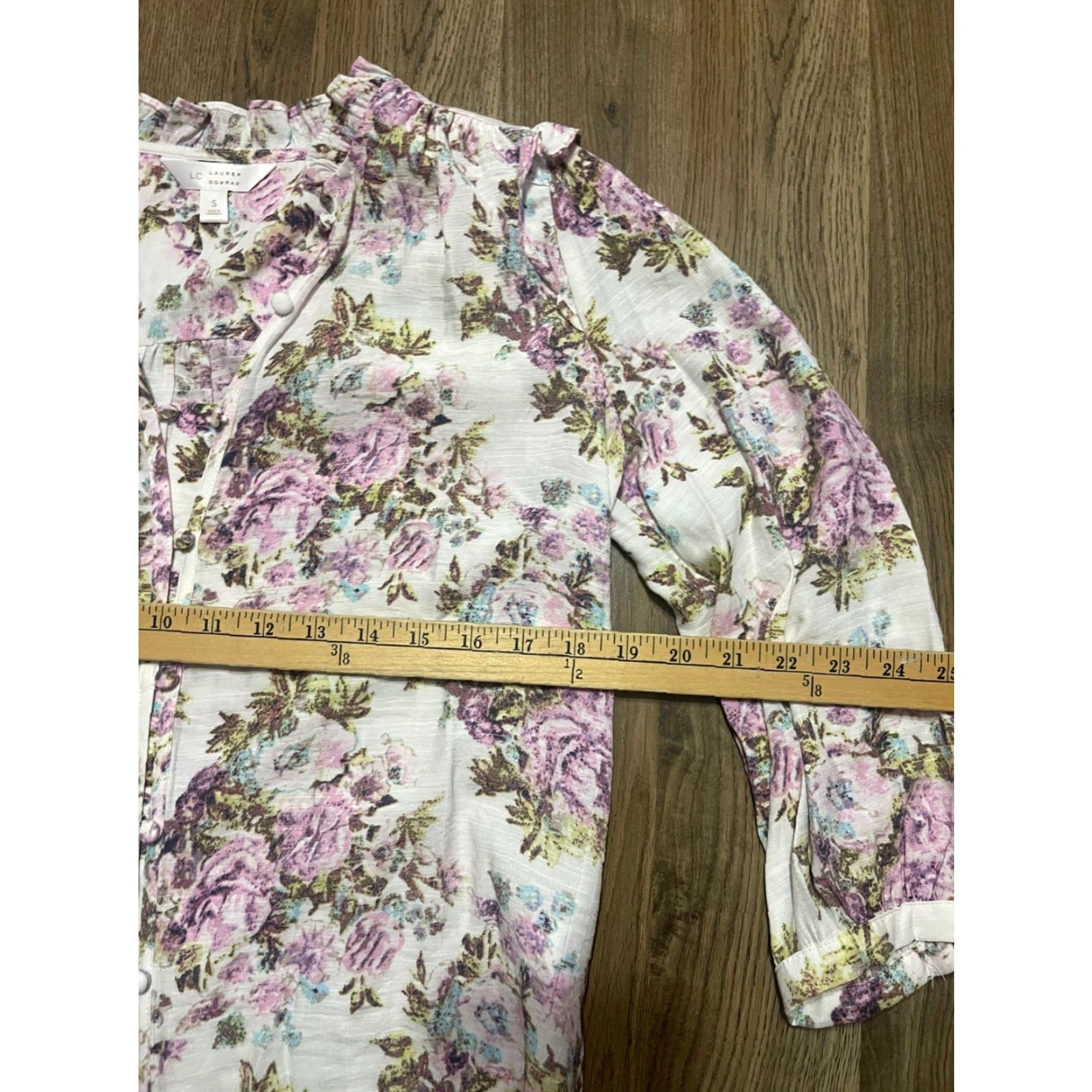 Vintage LC Lauren Conrad Blouse Women's Size Small Button-Up Floral Purple White Long Sleeve Shirt Casual Modern Fall Spring Summer Womens Size S / US 4 / IT 40 - 6 Thumbnail