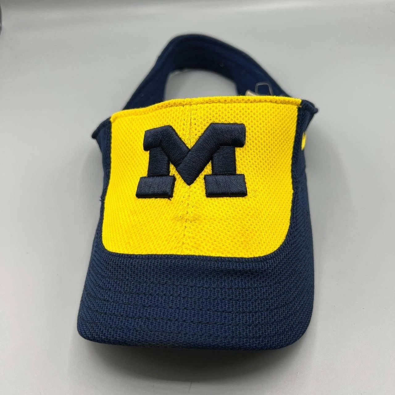 Nike Michigan Wolverines Visor Dri-Fit Hat M Embroidered Fitted Size ONE SIZE - 1 Thumbnail