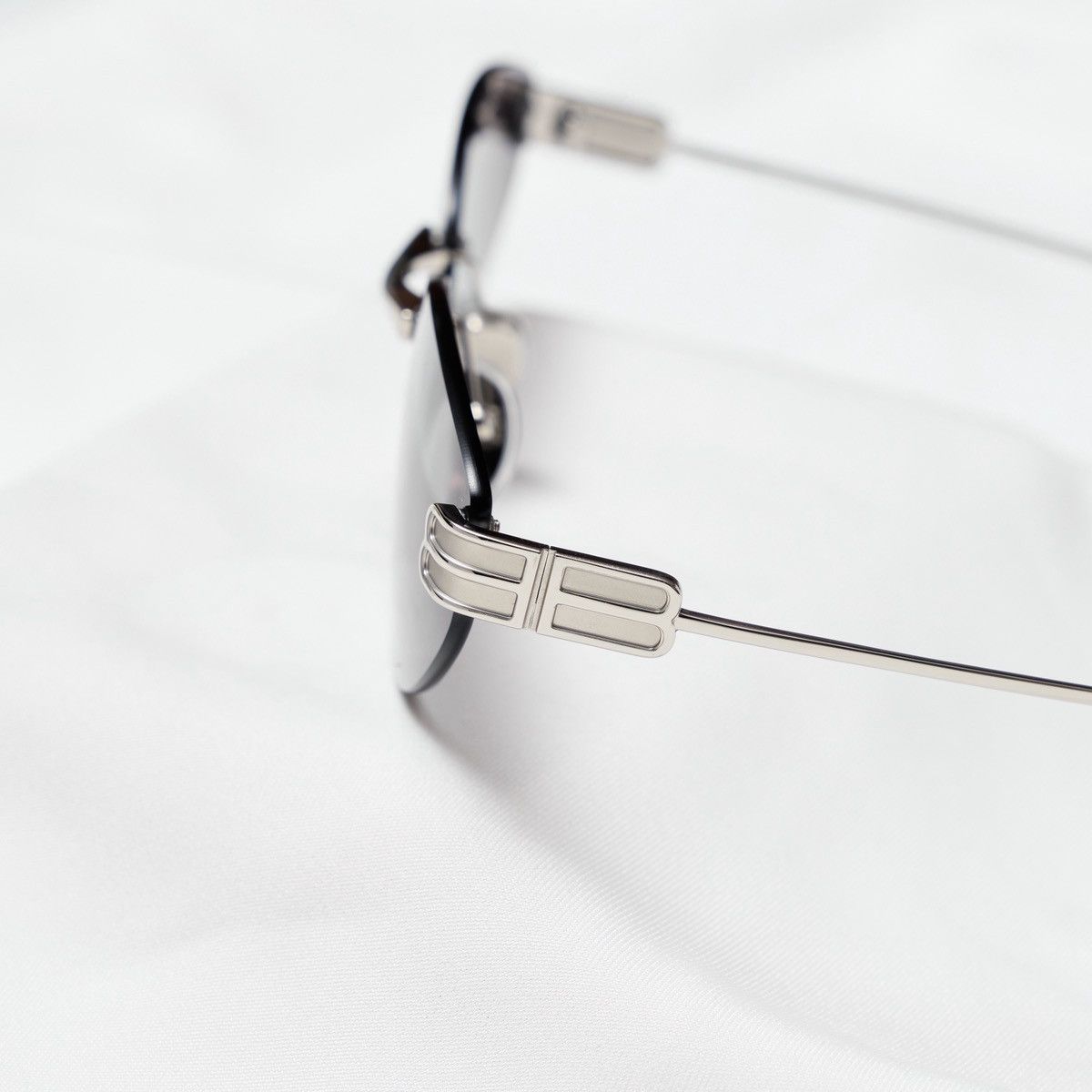 Balenciaga BALENCIAGA BB0486S 002 SUNGLASSES Size ONE SIZE - 3 Thumbnail
