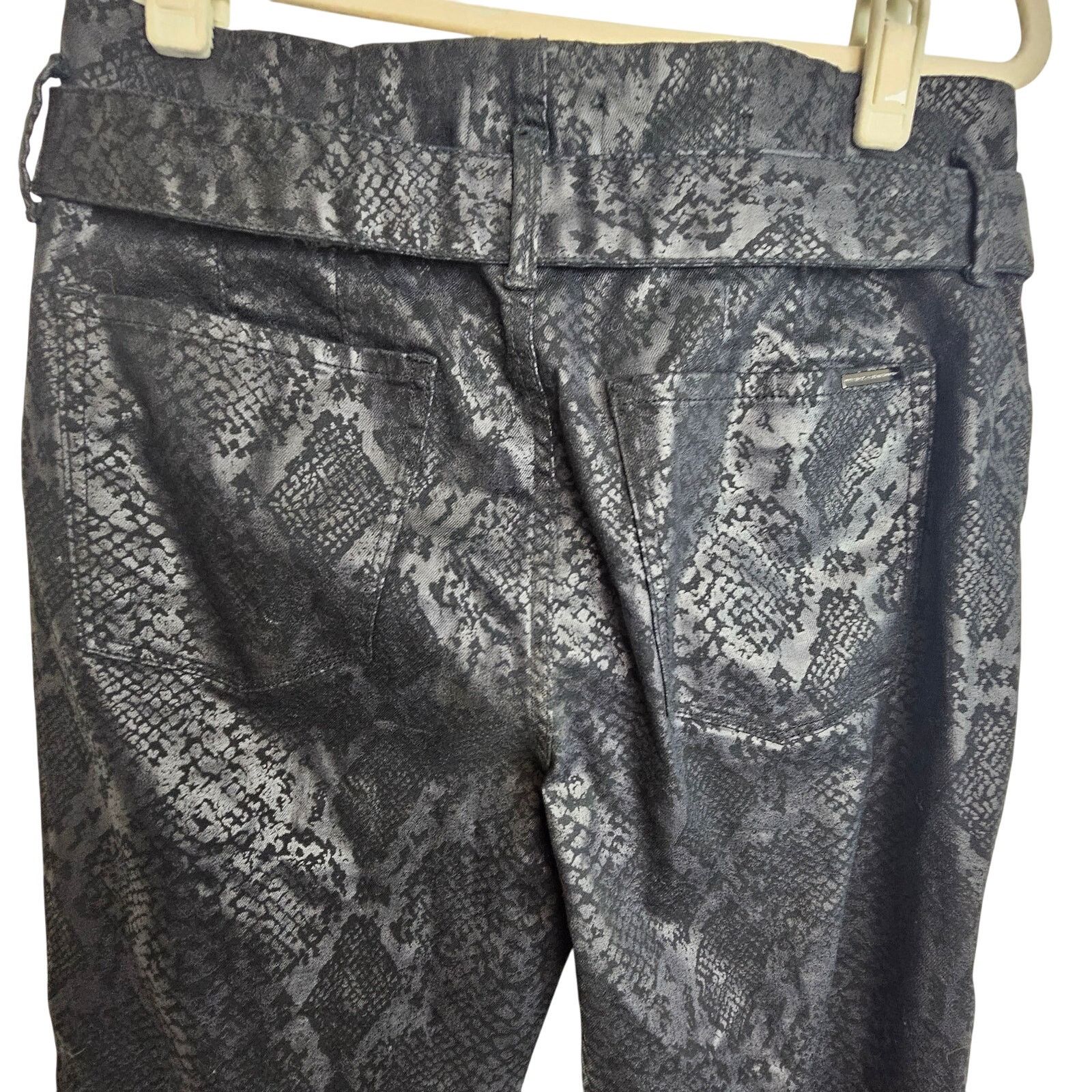 White House Black Market White House Black Market Pants 10 Black Snakeskin Extra High Size 32" / US 10 / IT 46 - 7 Thumbnail