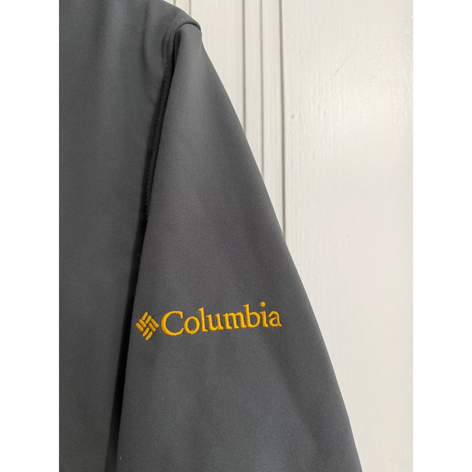 Columbia NDSU Bison Columbia Softshell Performance Jacket Size Medium Size US M / EU 48-50 / 2 - 3 Thumbnail
