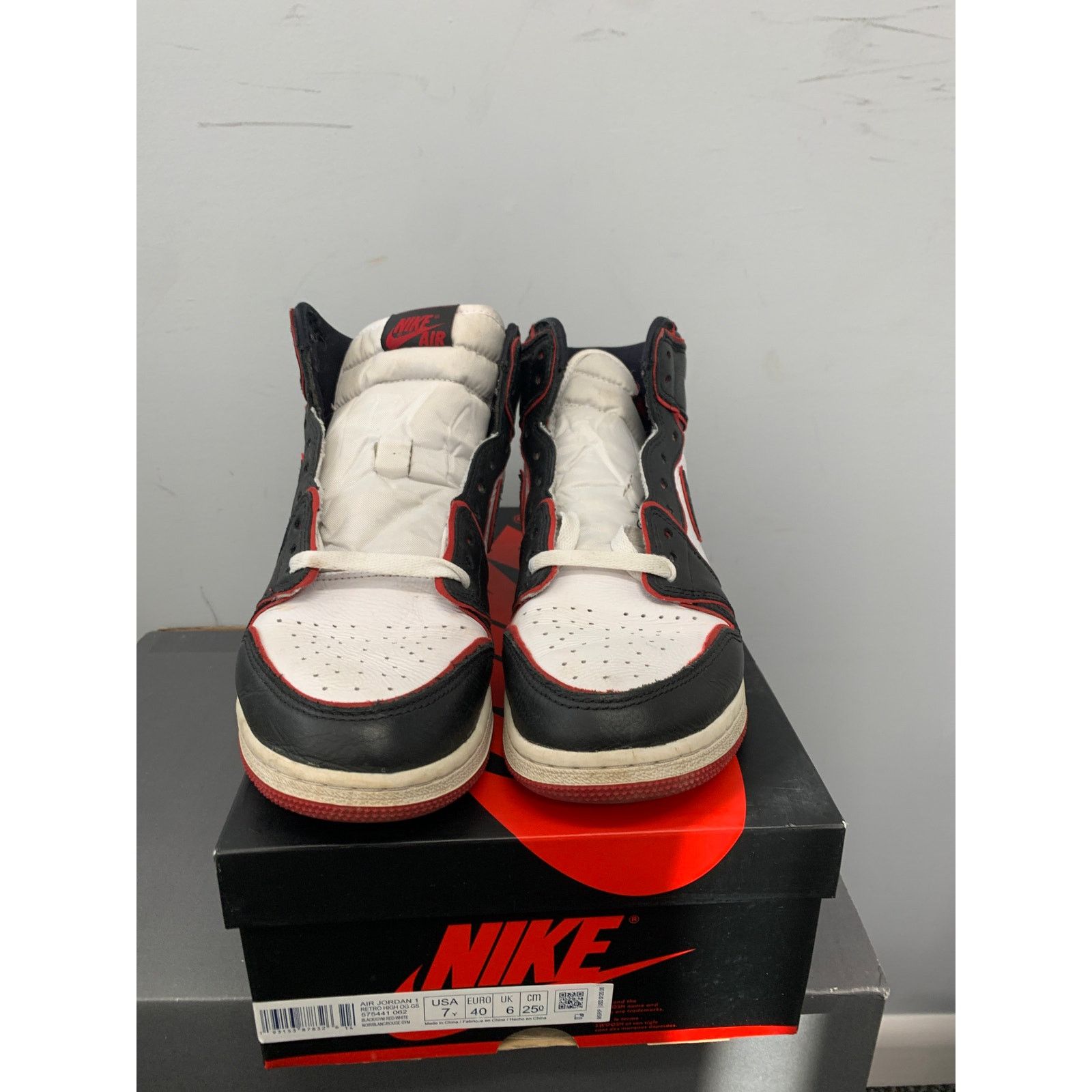 Nike Nike Air Jordan 1 Retro High Bloodline GS Size 7Y Used Size US 7 / IT 37 - 2 Thumbnail