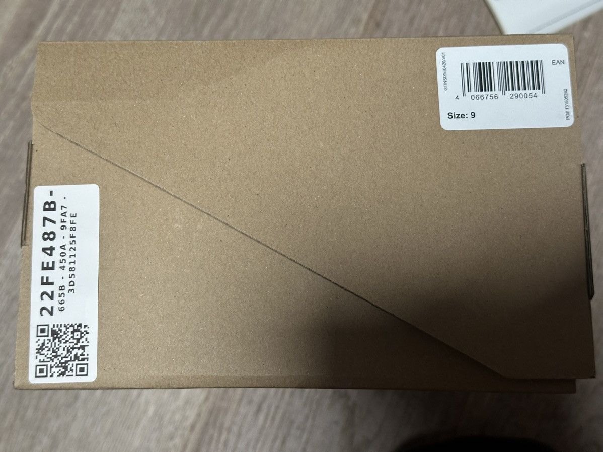 Yeezy Yeezy Foam RNR MX Granite Size US 9 / EU 42 - 10 Thumbnail