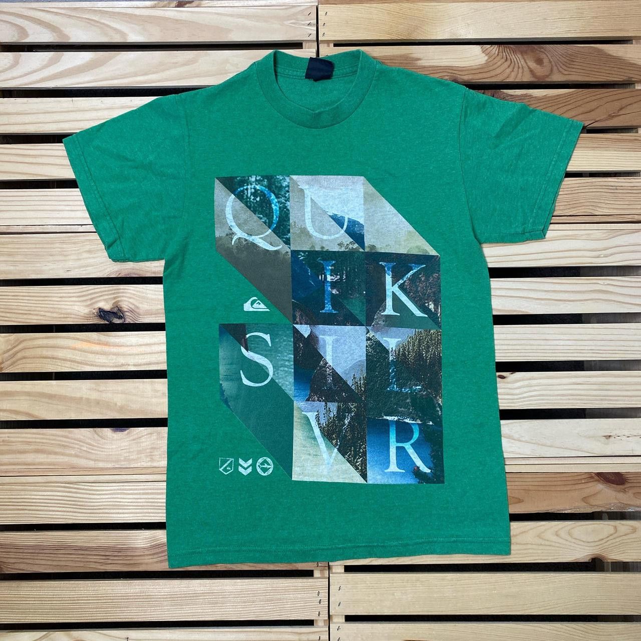 Quiksilver Vintage Quiksilver Green Surf Tee Size Small Size US S / EU 44-46 / 1 - 1 Thumbnail
