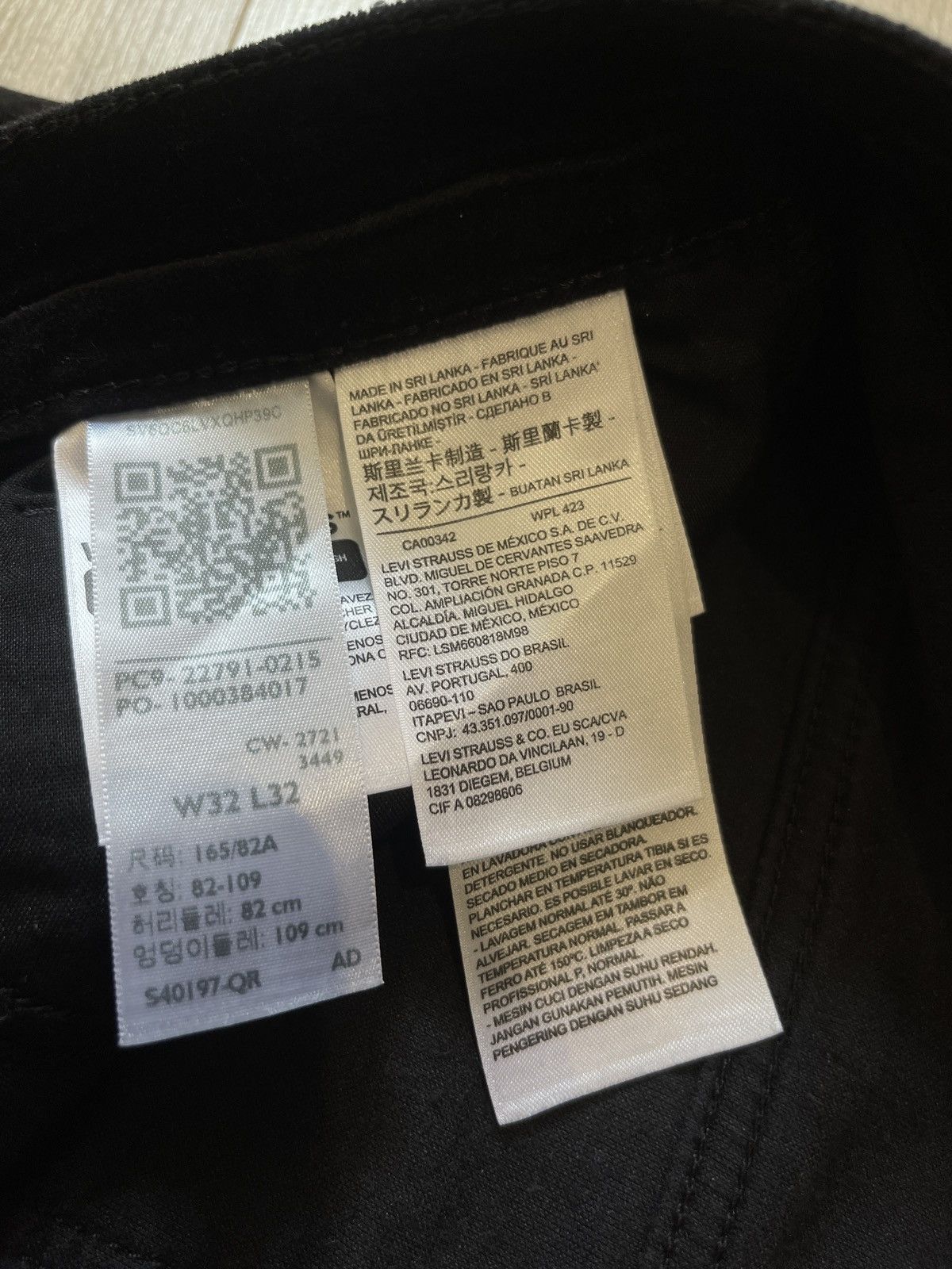 Levi's × Vintage Levi's Premium Mile High Super Skinny Black Velor Pants 32 Size 32" / US 10 / IT 46 - 11 Thumbnail