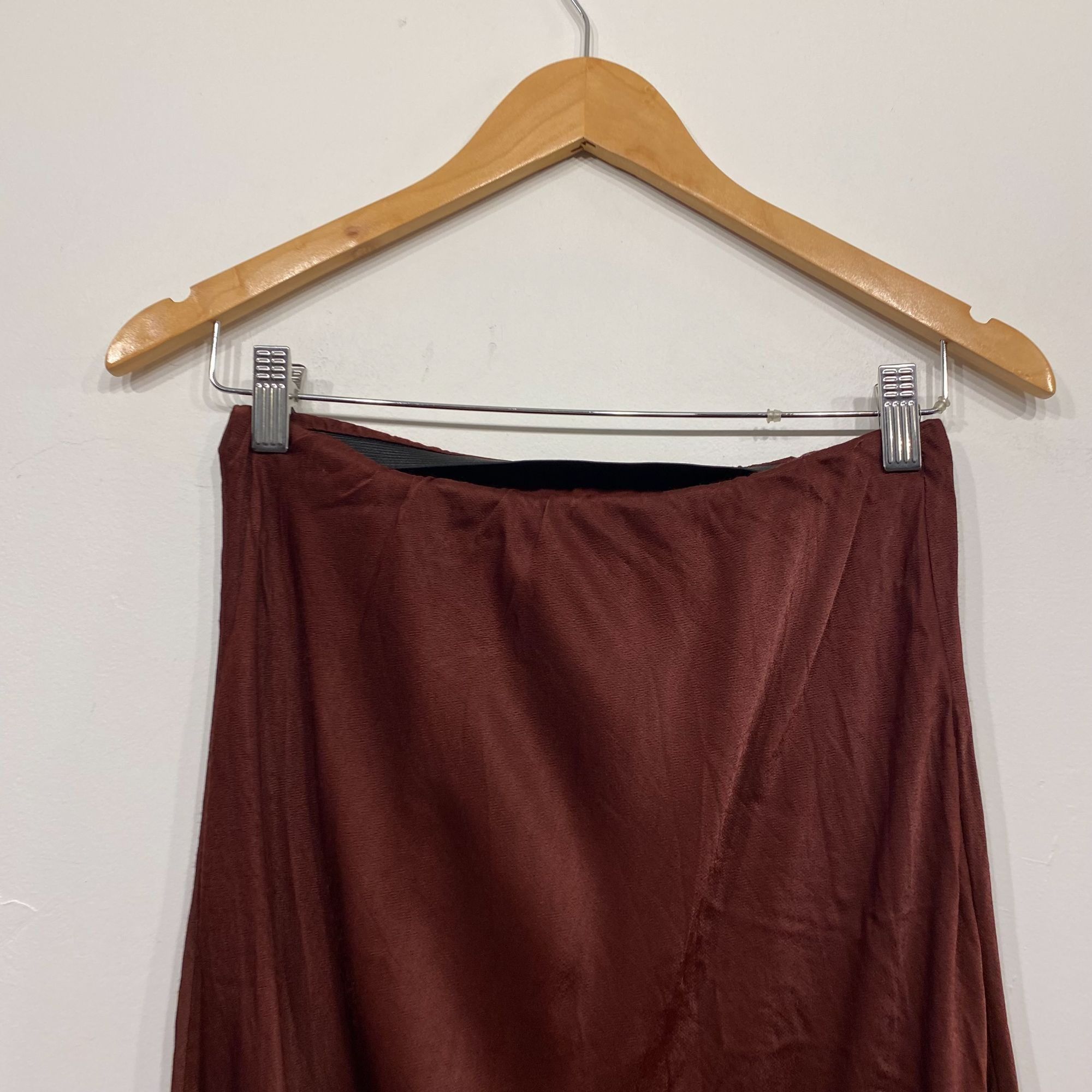 Anthropologie Anthropologie Red Slip Midi Skirt Size Small Size 28" / US 6 / IT 42 - 3 Thumbnail