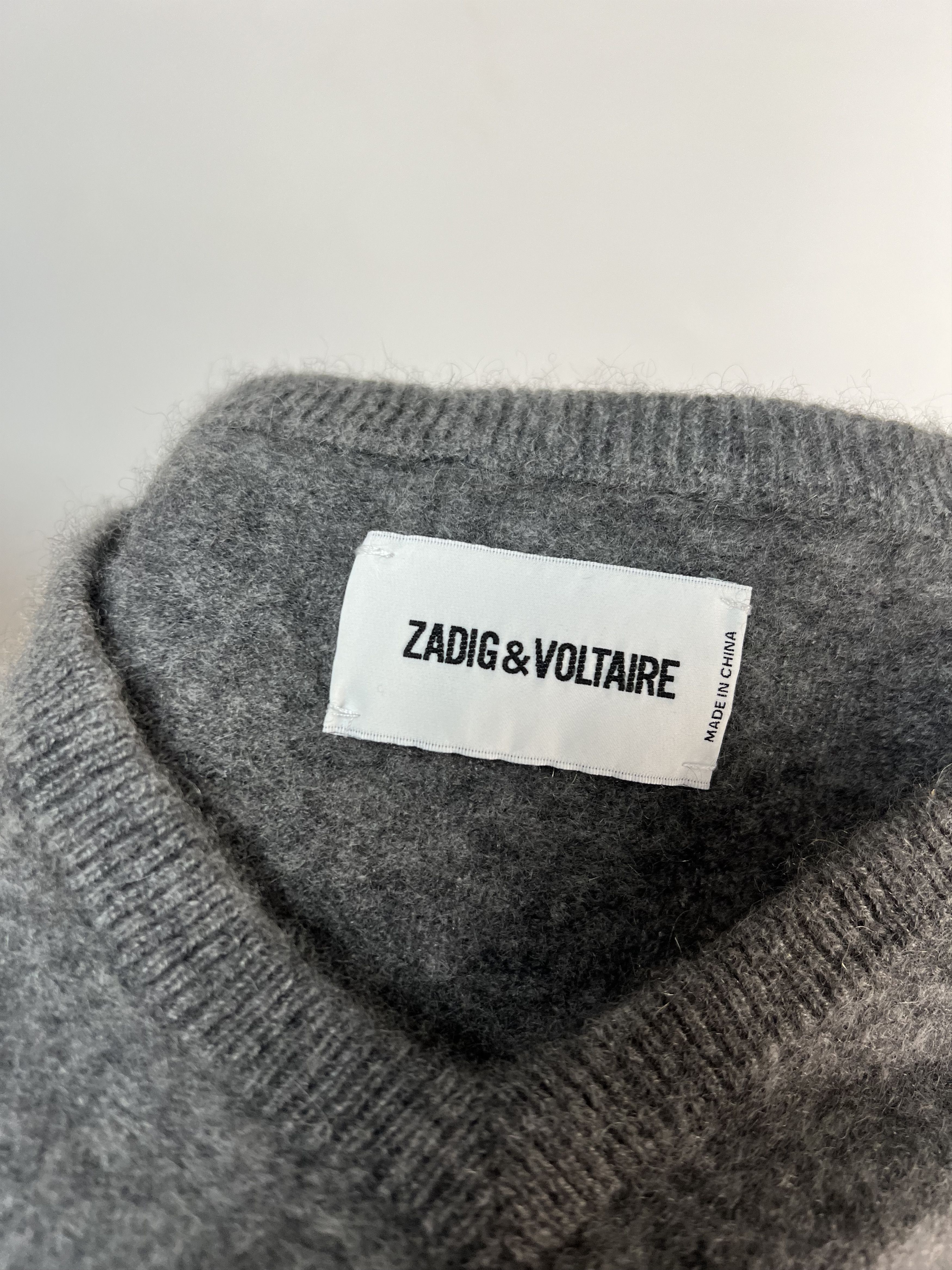 Zadig & Voltaire Zadig & Voltaire Cashmere V-Neck Sweater Leather Aplication Size S / US 4 / IT 40 - 15 Thumbnail