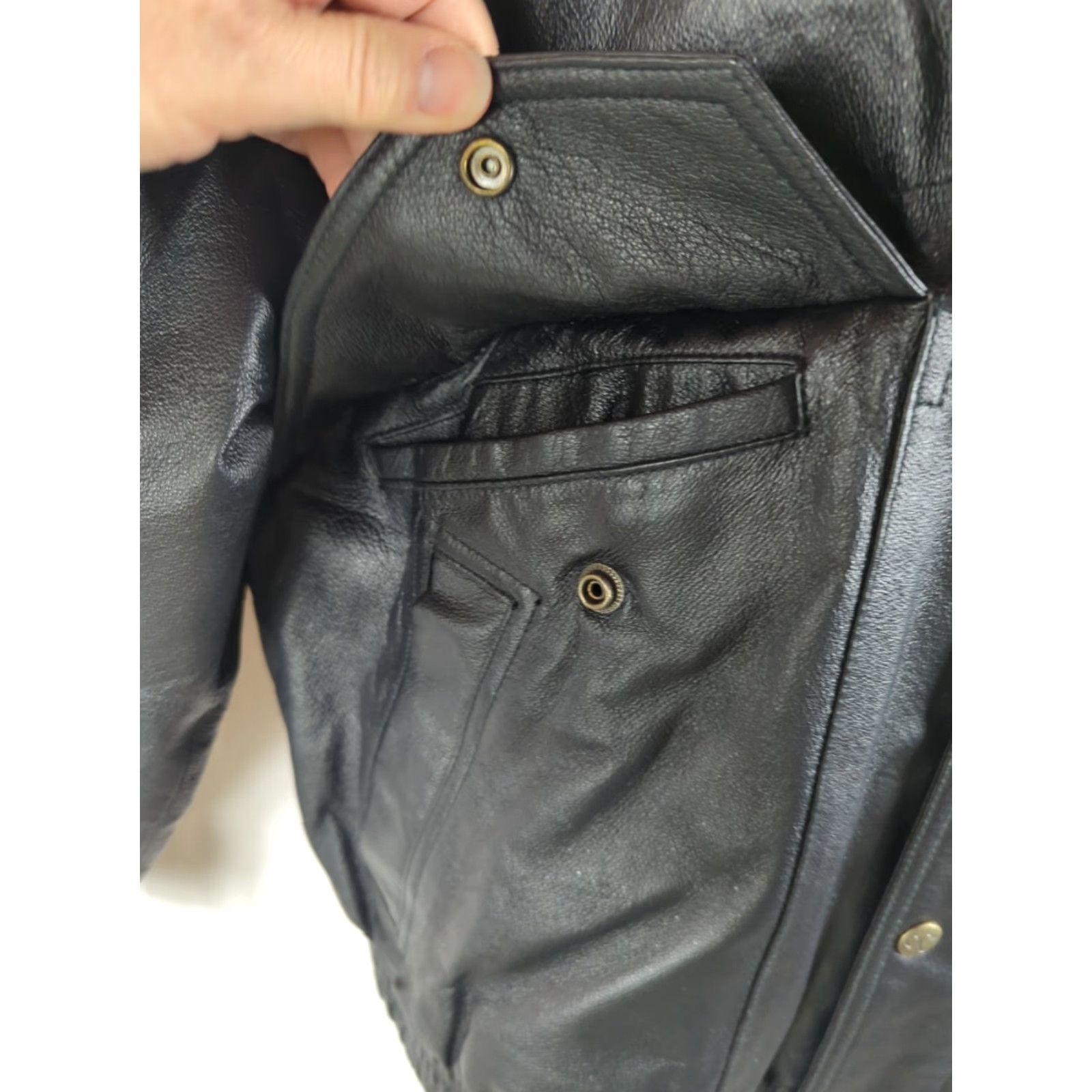 Vintage Outdoor Exchange Black Leather Bomber Jacket Men XL Short Length Regular Fit Rock Casual Party/Cocktail Travel Fall Winter Spring Size US XL / EU 56 / 4 - 2 Thumbnail