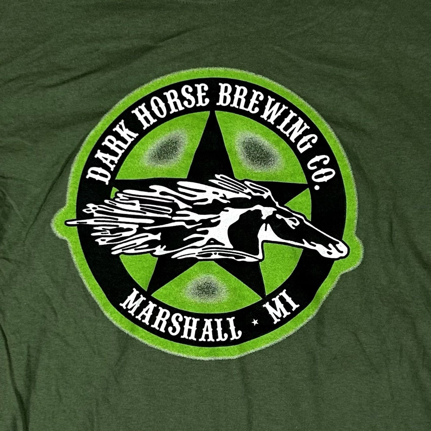 Gildan Dark Horse Brewing Company T-Shirt Mens Small Michigan IPA Craft Beer Logo Tee Size US S / EU 44-46 / 1 - 2 Thumbnail