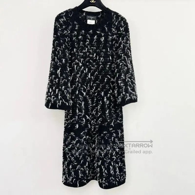 Chanel Chanel Black Knit Sweater for Women's Spring . Size S / US 4 / IT 40 - 1 Thumbnail