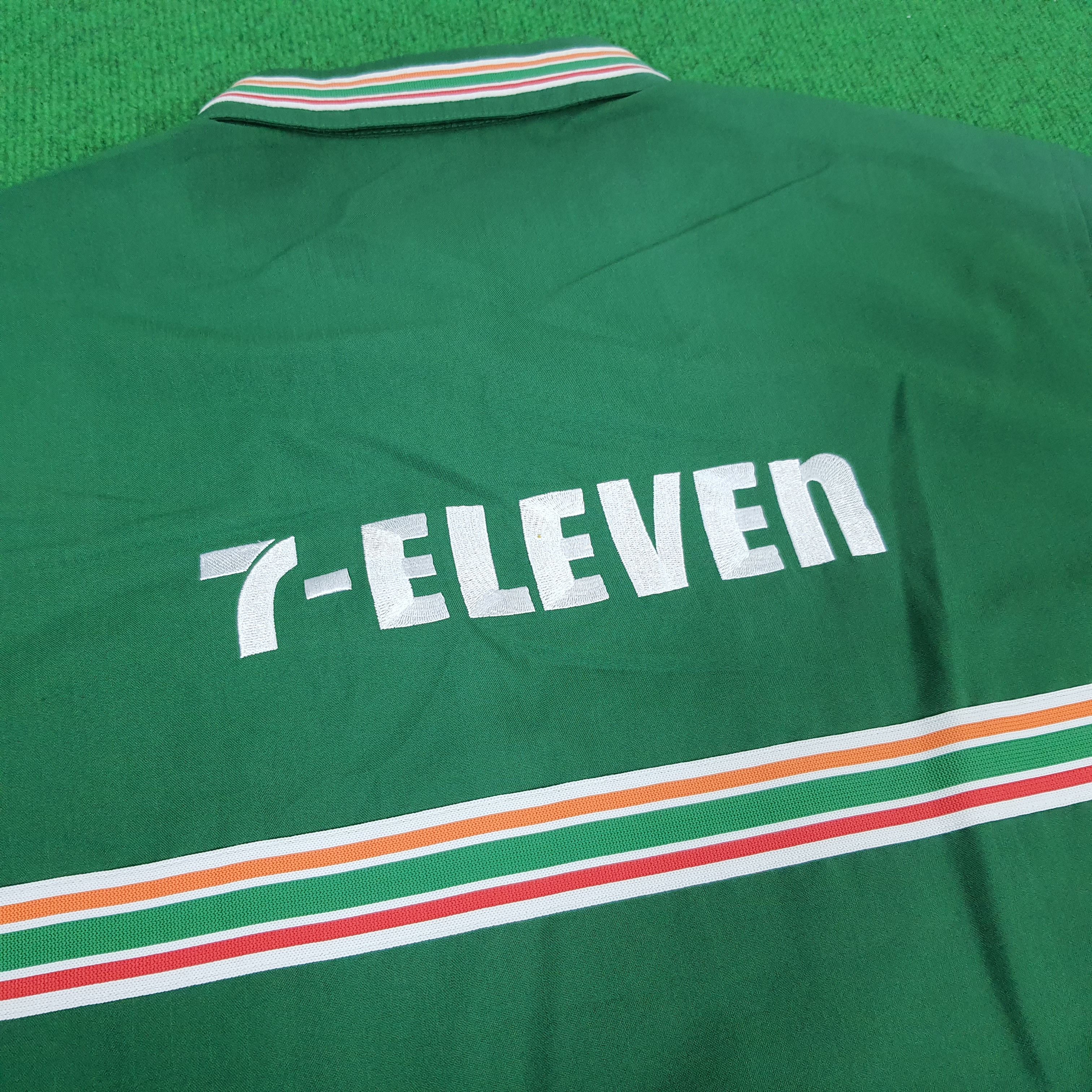 Japanese Brand Vintage 7 Eleven Staff Japan Edition Uniform Shirt Size US L / EU 52-54 / 3 - 4 Thumbnail