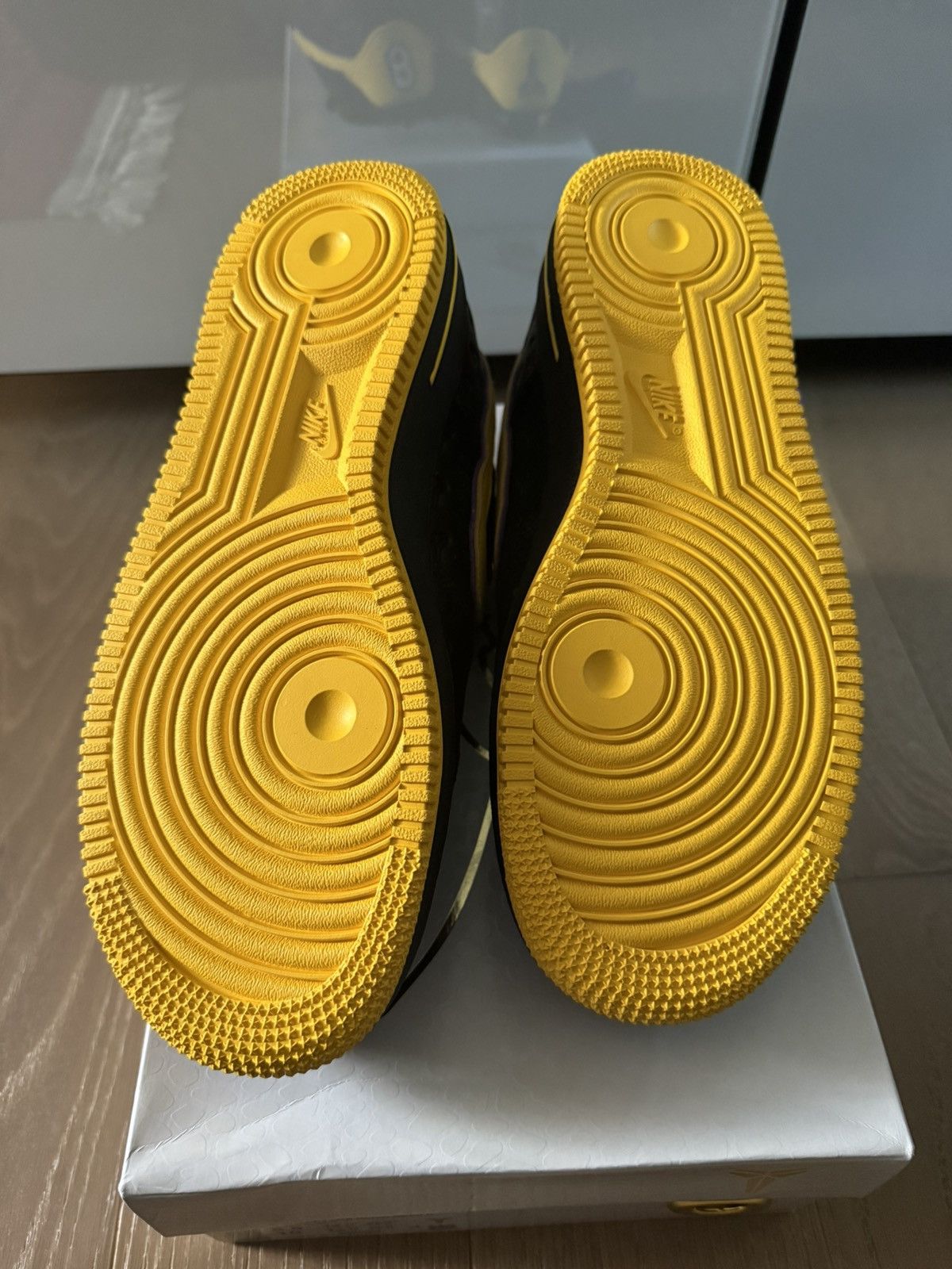 Nike Kobe x Nike Air Force 1 Low ‘Lakers Away’ 5555/8000 Sz 8.5 Size US 8.5 / EU 41-42 - 10 Thumbnail