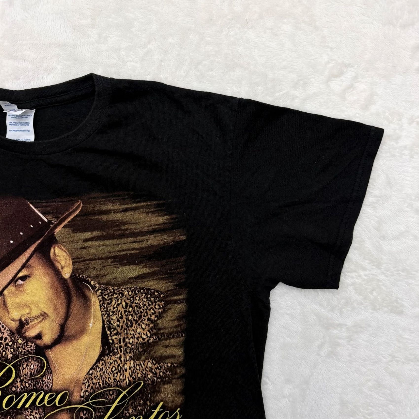 Vintage Romeo Santos Golden Tour 2018 Shirt Mens Medium Black Delta Pro Weight Concert Collection Graphic Print Crew Neck T-Shirt Music Tour Size US M / EU 48-50 / 2 - 4 Thumbnail