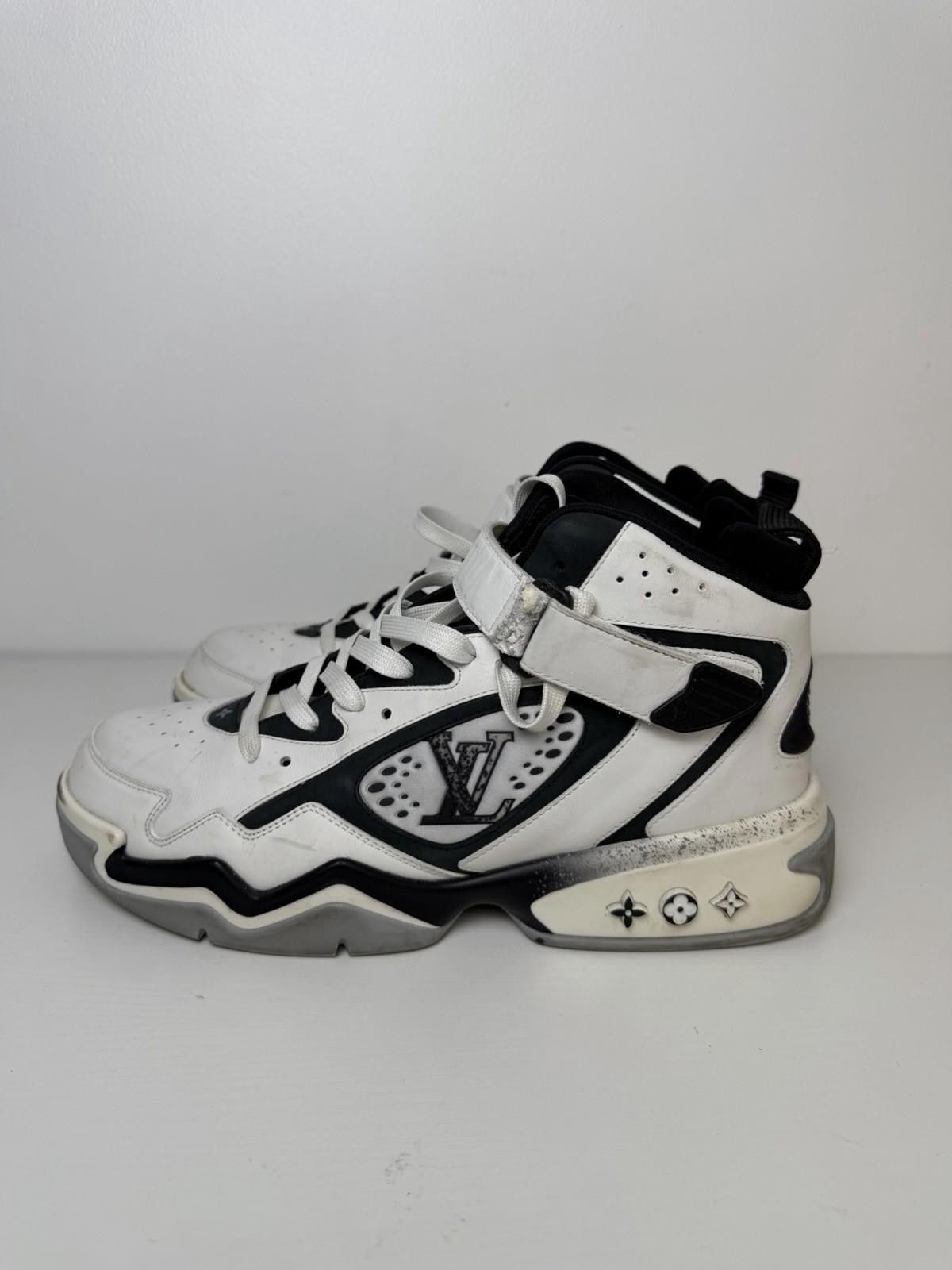 Louis Vuitton Louis Vuitton LV Trainer 2 High White Black SZ 8LV 10 US Size US 10 / EU 43 - 3 Thumbnail