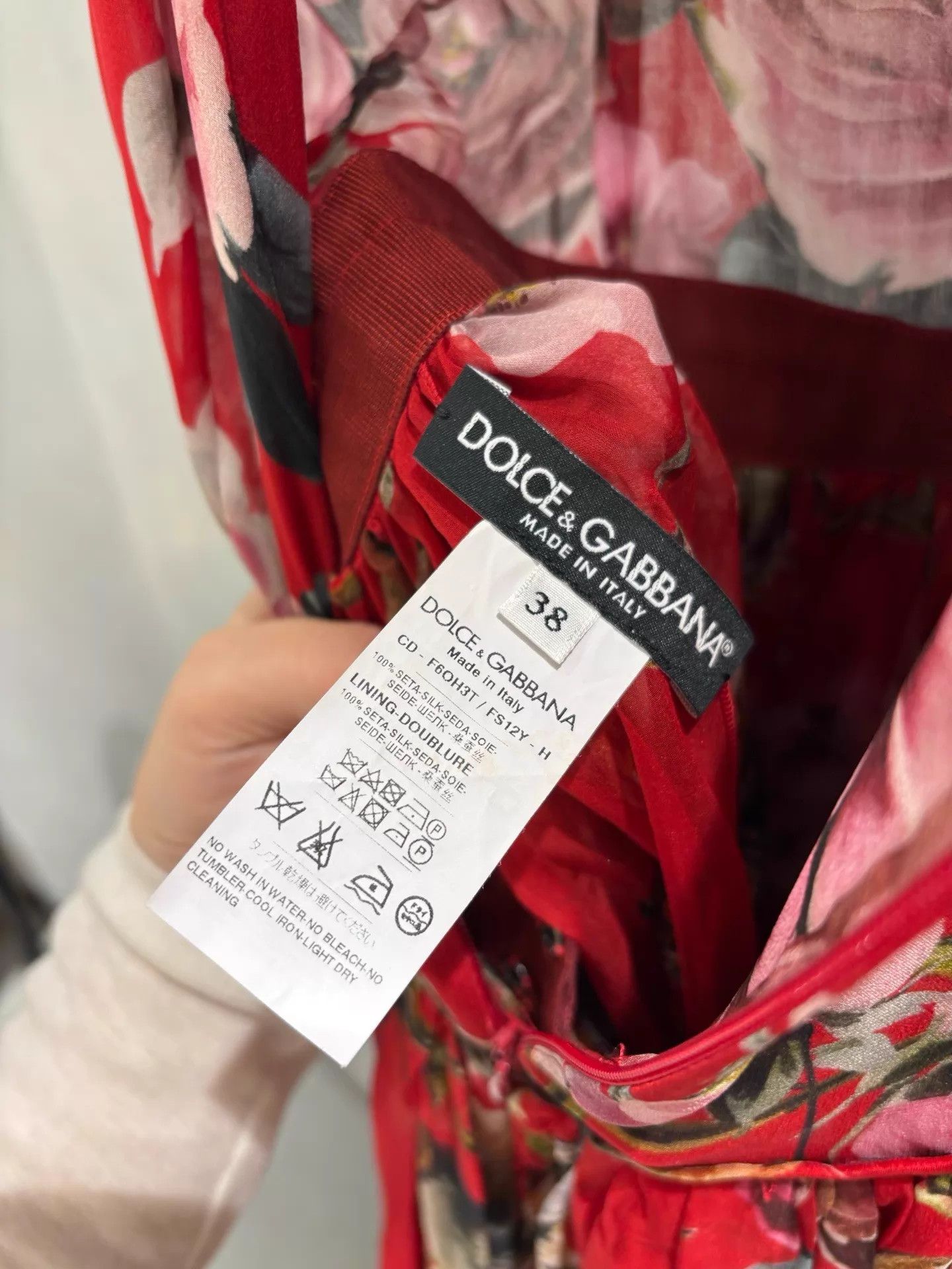 Dolce & Gabbana DG red full floral 100% silk sleeveless dress 38 (99 new) Size XS / US 0-2 / IT 36-38 - 4 Thumbnail