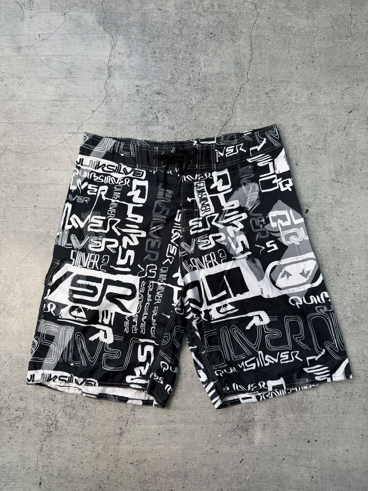 Quiksilver VINTAGE BIG LOGO QUIKSILVER SHORTS Size US 36 / EU 52 - 1 Thumbnail