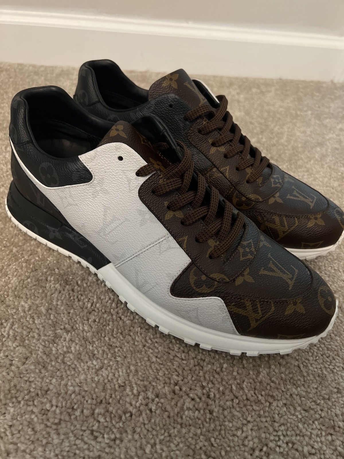Louis Vuitton LV sneakers casual wear Size US 8.5 / EU 41-42 - 1 Thumbnail