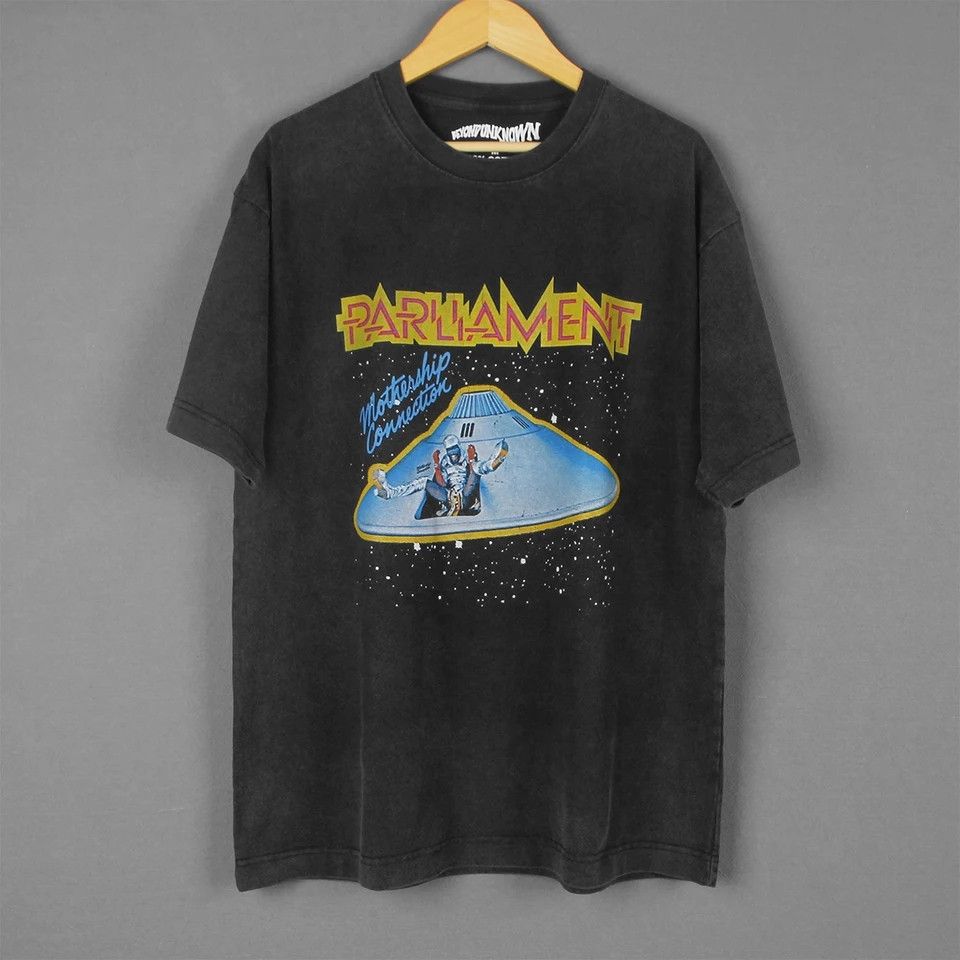 Japanese Brand Parliament T-shirt Size US XL / EU 56 / 4 - 1 Thumbnail