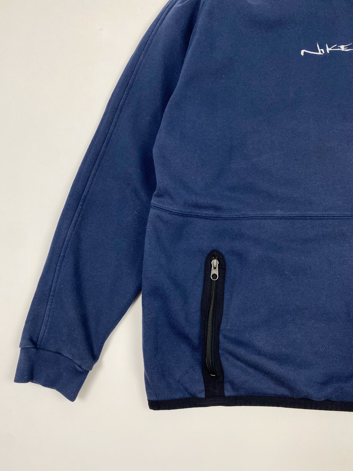 Nike Y2K Vintage Nike Centre Spell Out Kangaroo Pocket Sweatshirt Size US M / EU 48-50 / 2 - 4 Thumbnail