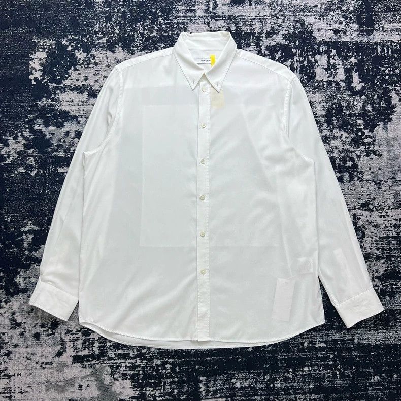 Givenchy Givenchy Back Patch Letter Printed White Shirt Size US XL / EU 56 / 4 - 1 Thumbnail