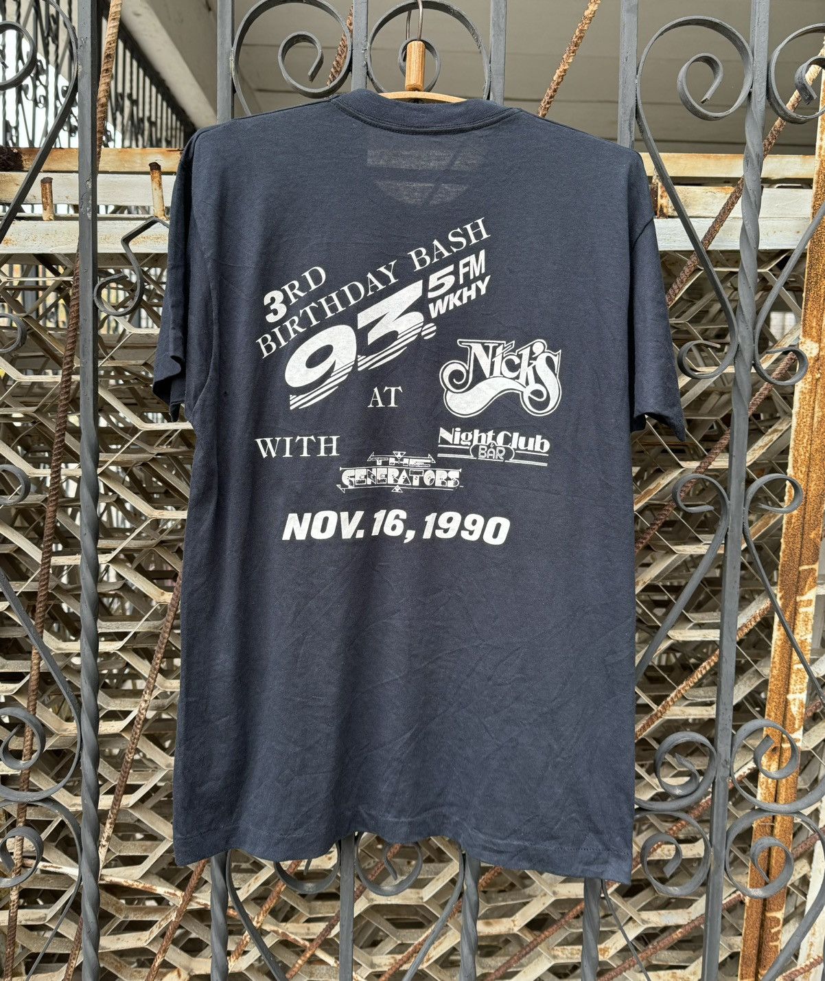 Band Tees Vintage 1990 93.5 WKHY fm Radio 30 years T Shirt Size US L / EU 52-54 / 3 - 2 Thumbnail