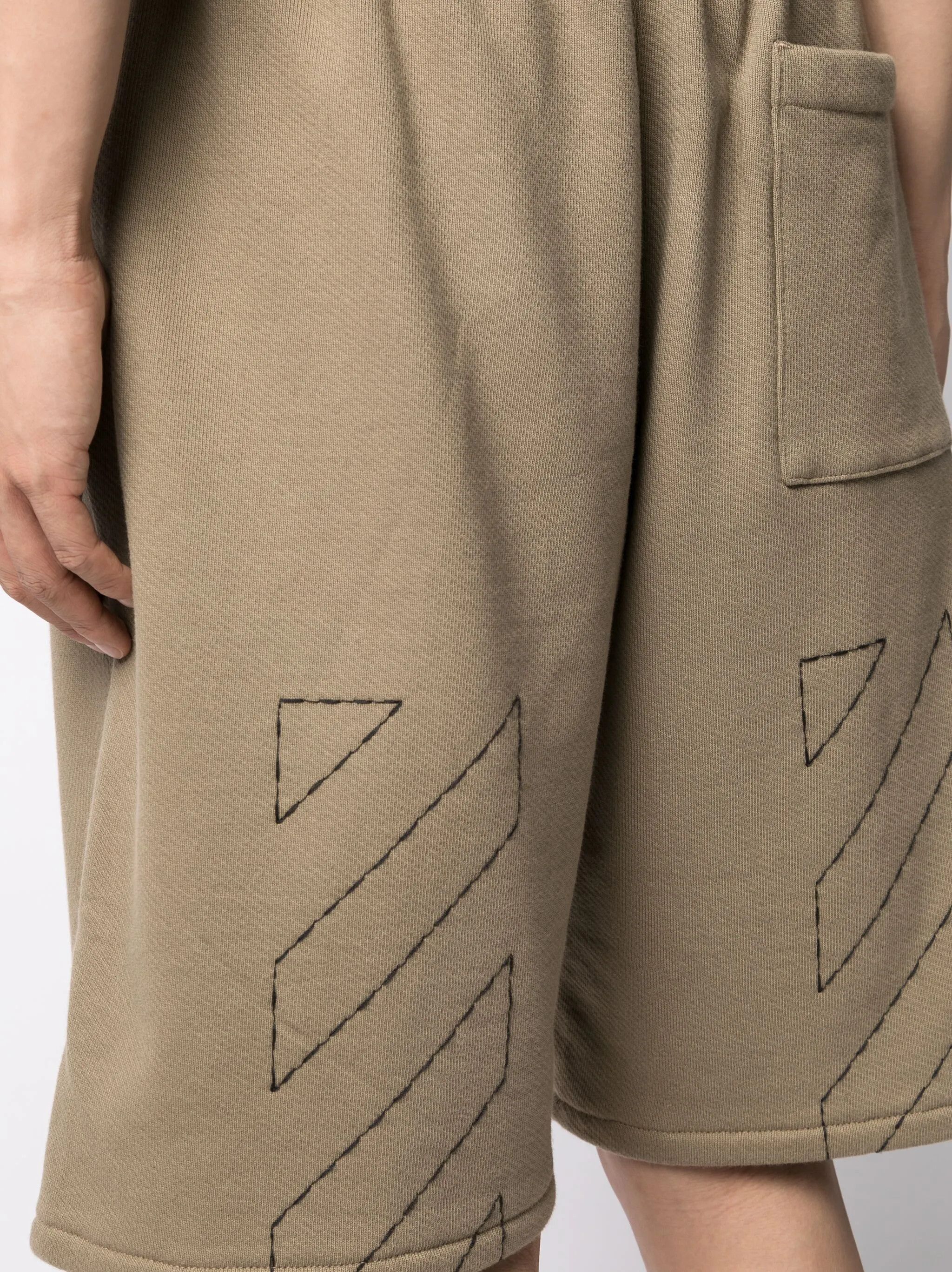 Off-White o1gr1nt0425 Off Stitch Skate Sweat Short in Beige Size US 32 / EU 48 - 5 Thumbnail