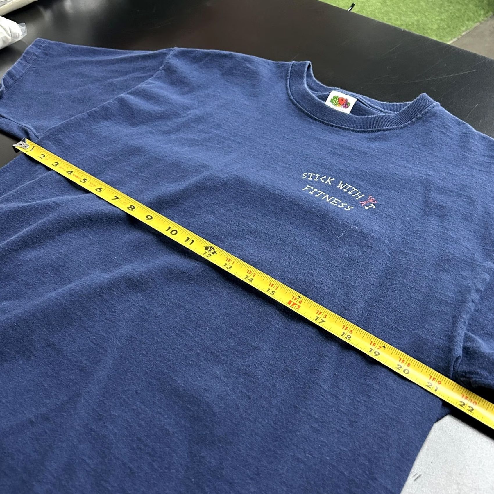 Fruit Of The Loom VINTAGE Stick With It Fitness Shirt Mens XL Blue 2003 Football Hampton 2000s Size US XL / EU 56 / 4 - 6 Thumbnail