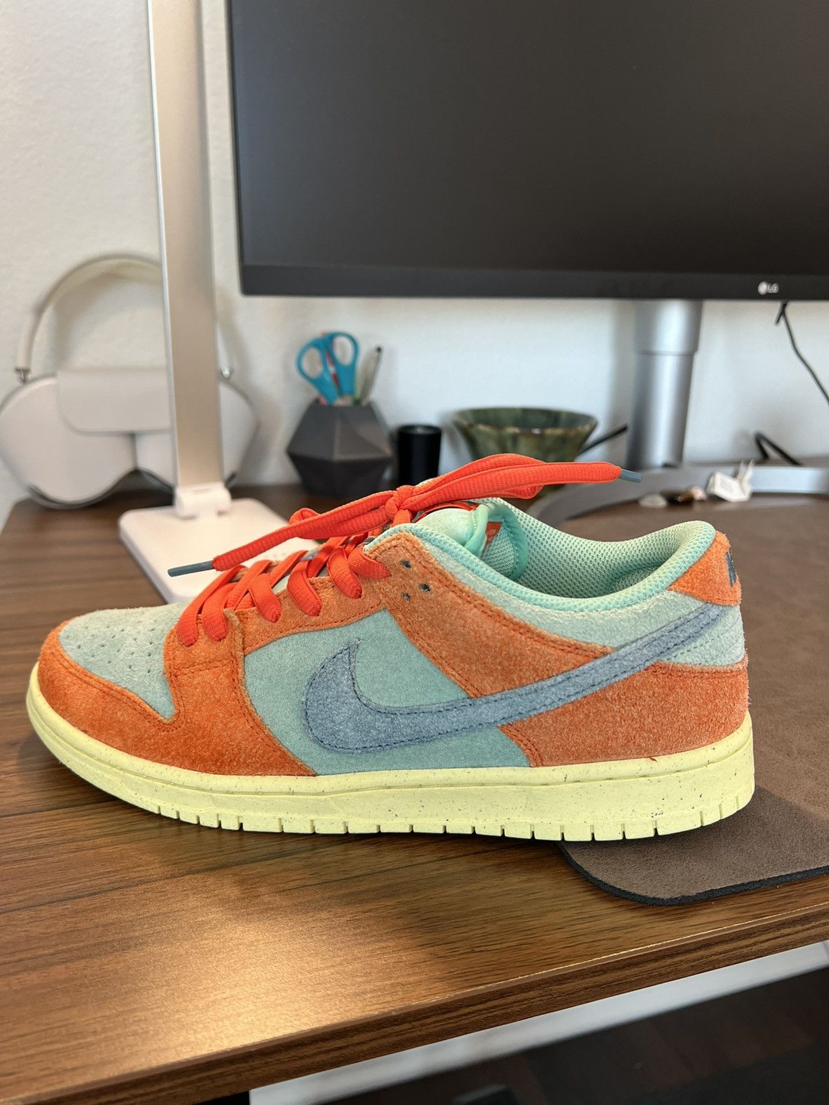 Nike Nike SB Dunk Low Pro PRM - Orange Emerald Rise Size US 8.5 / EU 41-42 - 1 Thumbnail