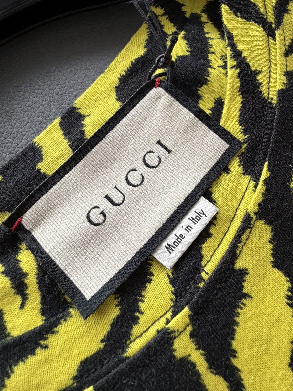 Gucci Super Runway Leopard Zebra Gucci Logo Tee Tshirt Size US L / EU 52-54 / 3 - 6 Thumbnail