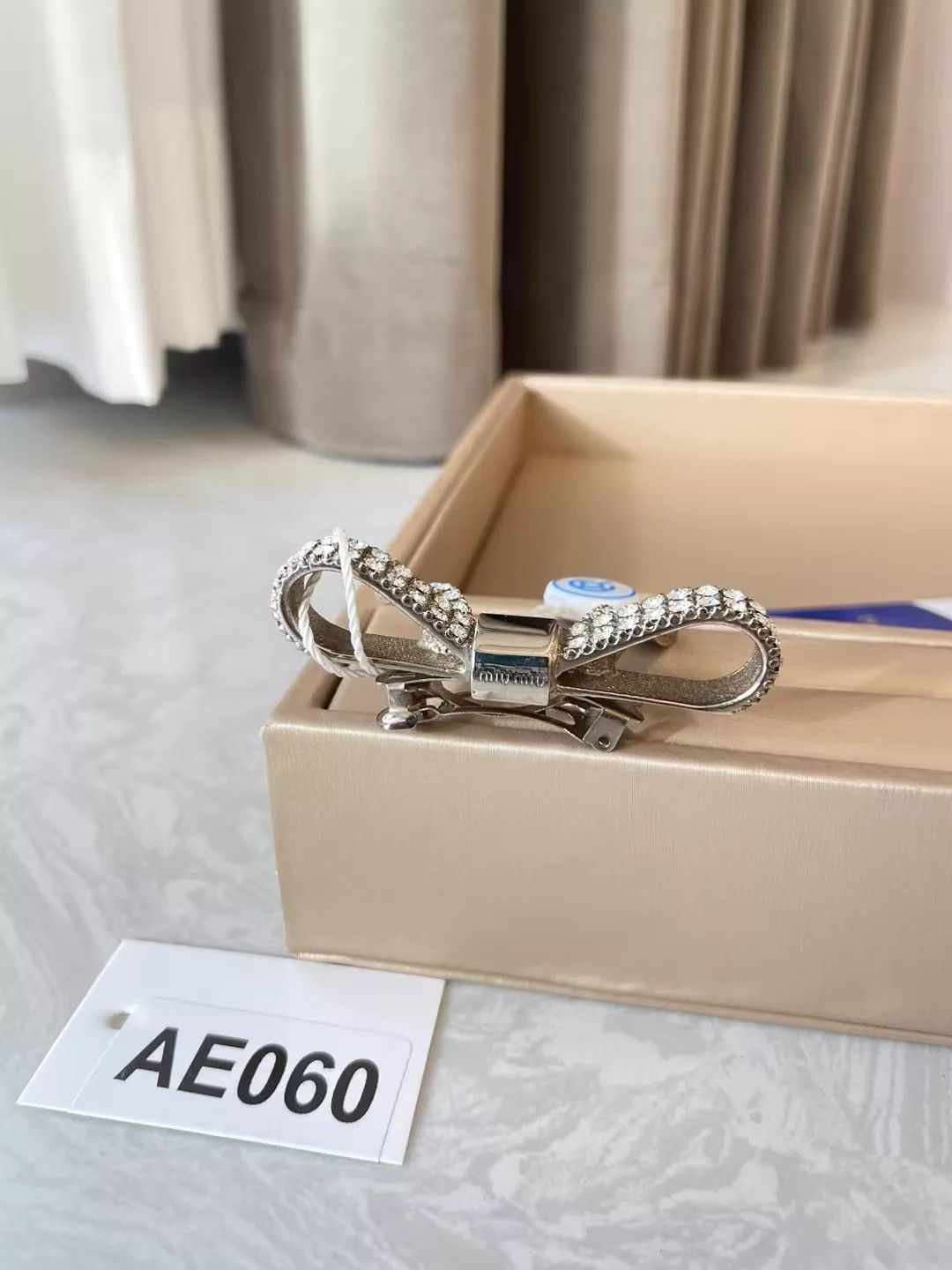 Miu Miu MIU MIU Crystal Hair Clip 6cm W x 4cm H AE060 Size ONE SIZE - 5 Thumbnail