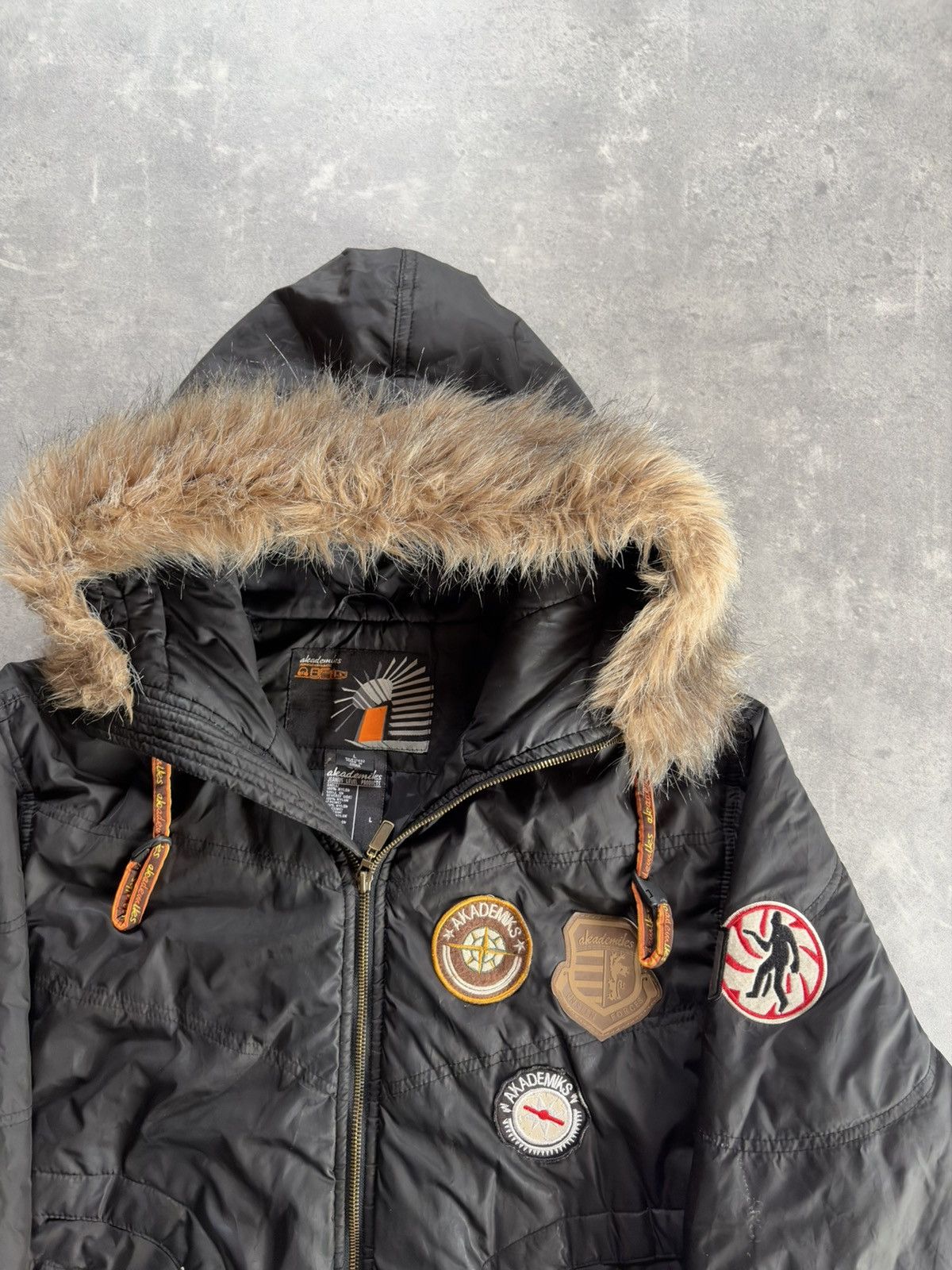 Akademiks Akademiks Faux Fur Hooded Baggy Patches Bomber Jacket L Size US L / EU 52-54 / 3 - 4 Thumbnail