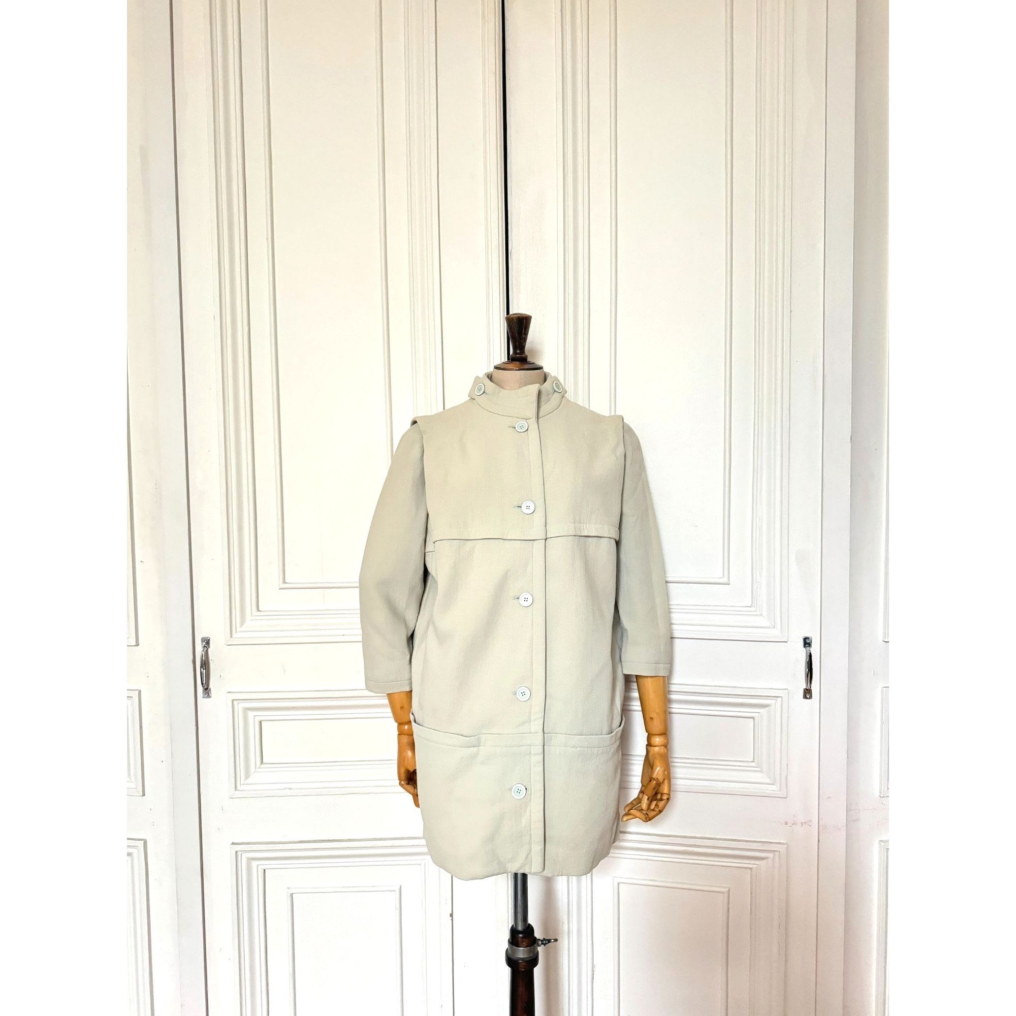 Courreges 1960s Beige-Grey Cotton Coat Size M / US 6-8 / IT 42-44 - 1 Thumbnail