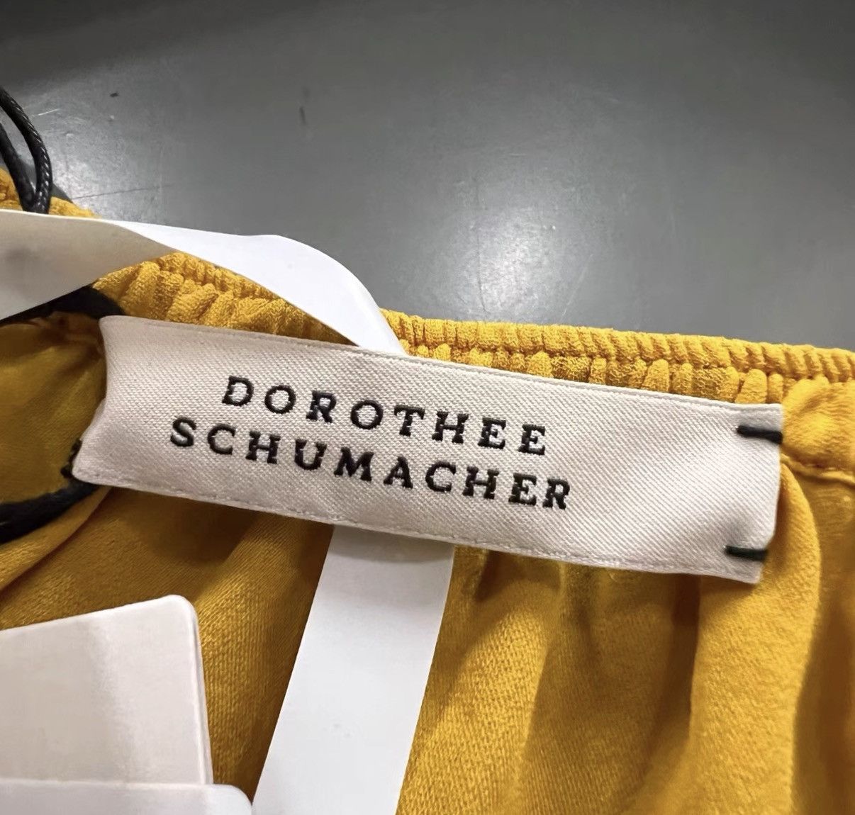 DOROTHEE SCHUMACHER Dorothee Schumacher Yellow V-neck Top J41 Size M / US 6-8 / IT 42-44 - 4 Thumbnail