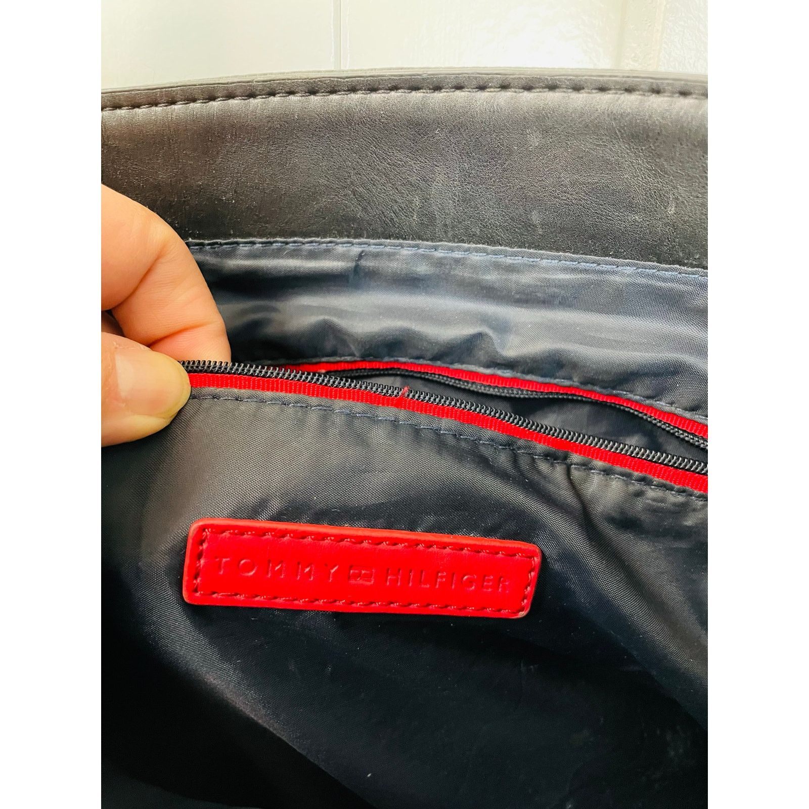 Tommy Hilfiger Tommy Hilfiger Vegan Leather Double Strap Purse Size ONE SIZE - 4 Thumbnail