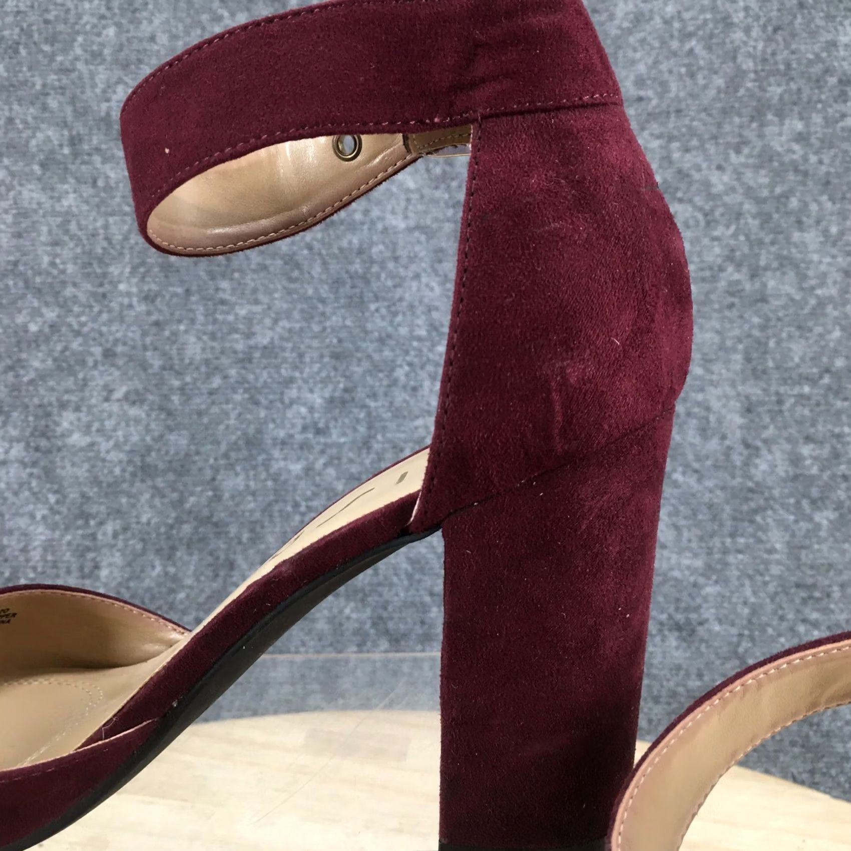 Vintage Unisa Heels Women 9 M Casual Block Heels Ankle Strappy Burgundy Fabric Shoes Size US 9 / IT 39 - 3 Thumbnail