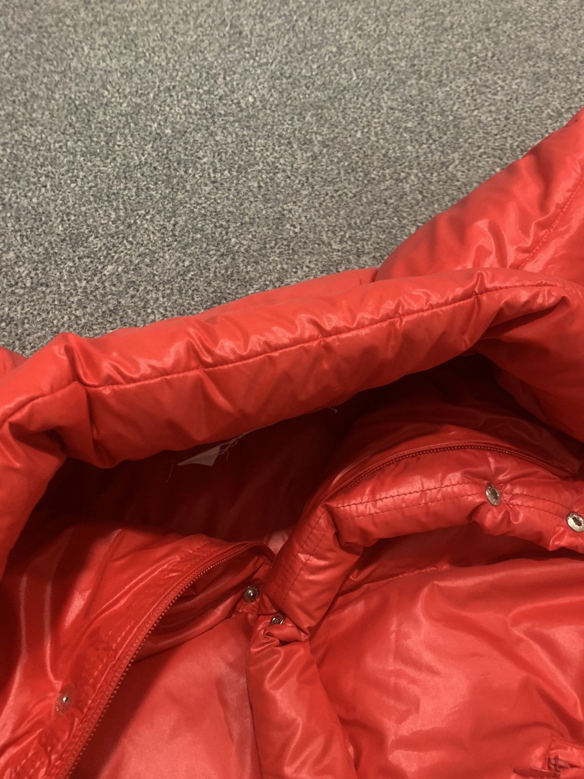 Moncler Vintage Red Moncler Puffer Logo Patch Jacket Size US L / EU 52-54 / 3 - 5 Thumbnail