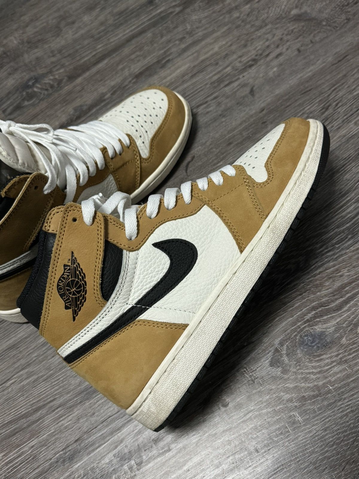 Jordan Brand Air jordan 1 retro high Rookie of the year Size US 8.5 / EU 41-42 - 10 Thumbnail