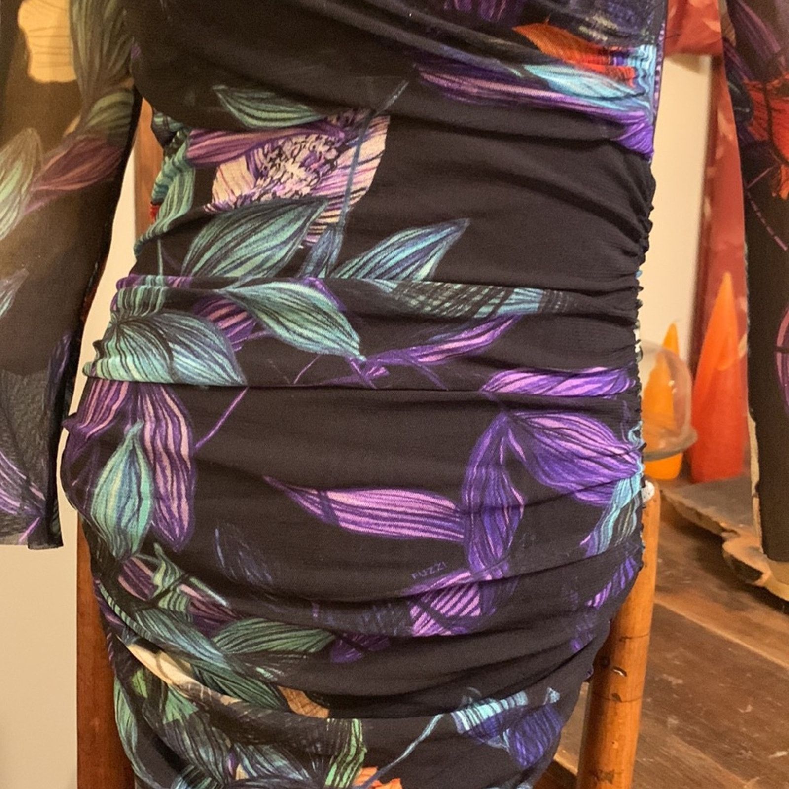 FUZZI Fuzzi Italy mesh floral V neck bodycon bombshell wiggledress Size XS / US 0-2 / IT 36-38 - 4 Thumbnail