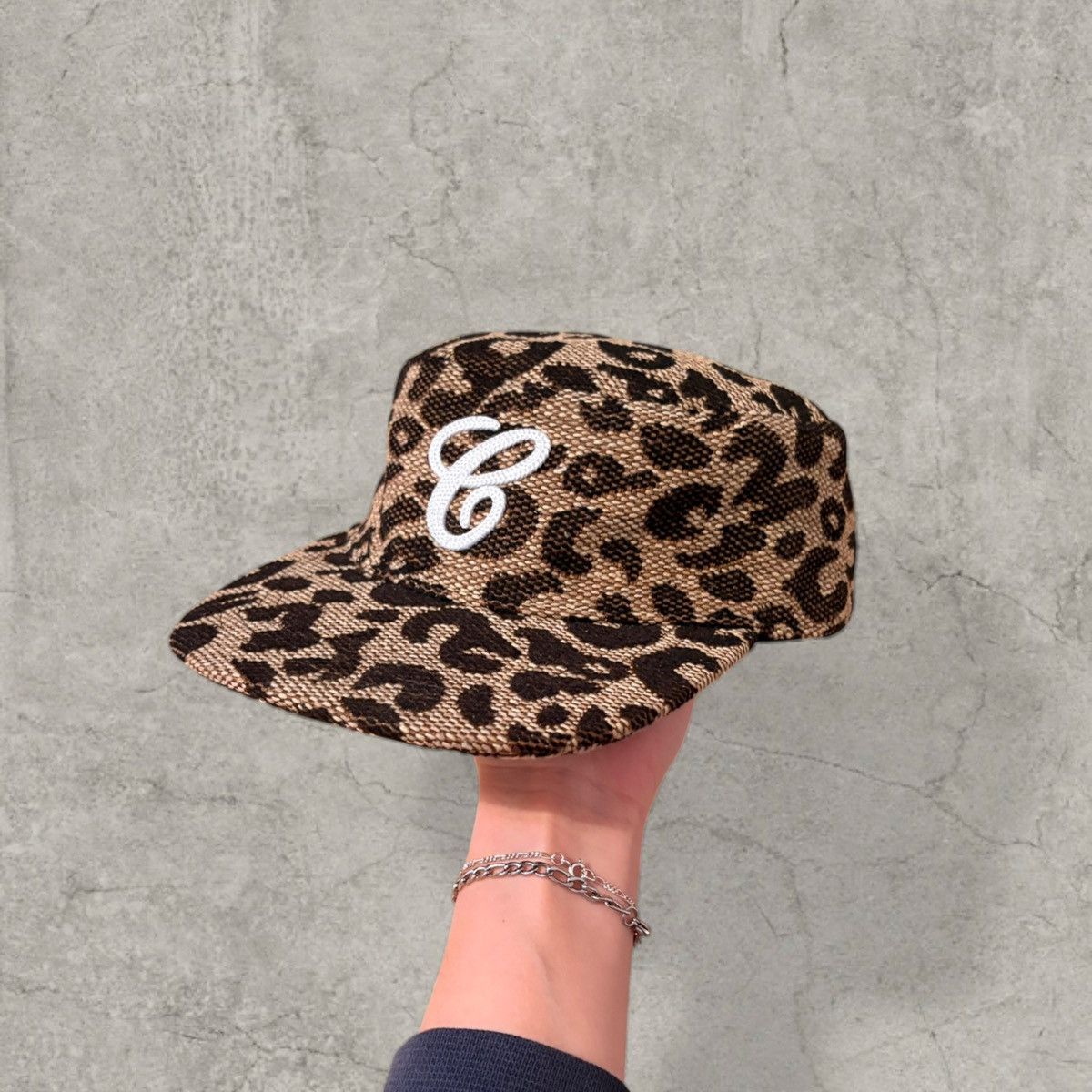 Japanese Brand Cool vintage style flat cap, brown beige leopard. One size Size ONE SIZE - 1 Thumbnail
