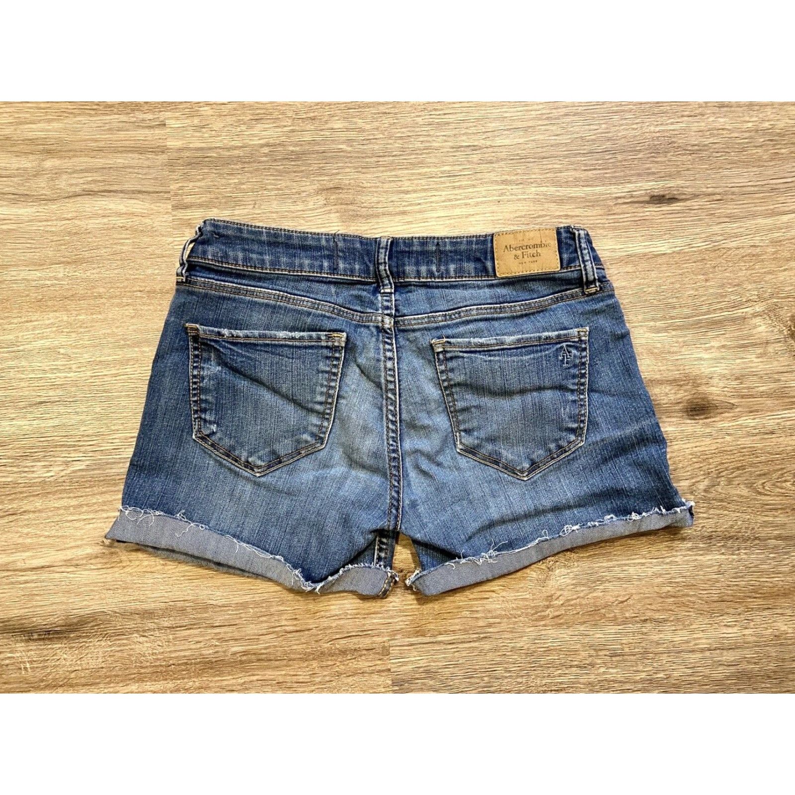 Abercrombie & Fitch Abercrombie & Fitch Women's Jean Cutoff Shorts 26 Blue Denim Casual 2000s Size 26" / US 2 / IT 38 - 4 Thumbnail