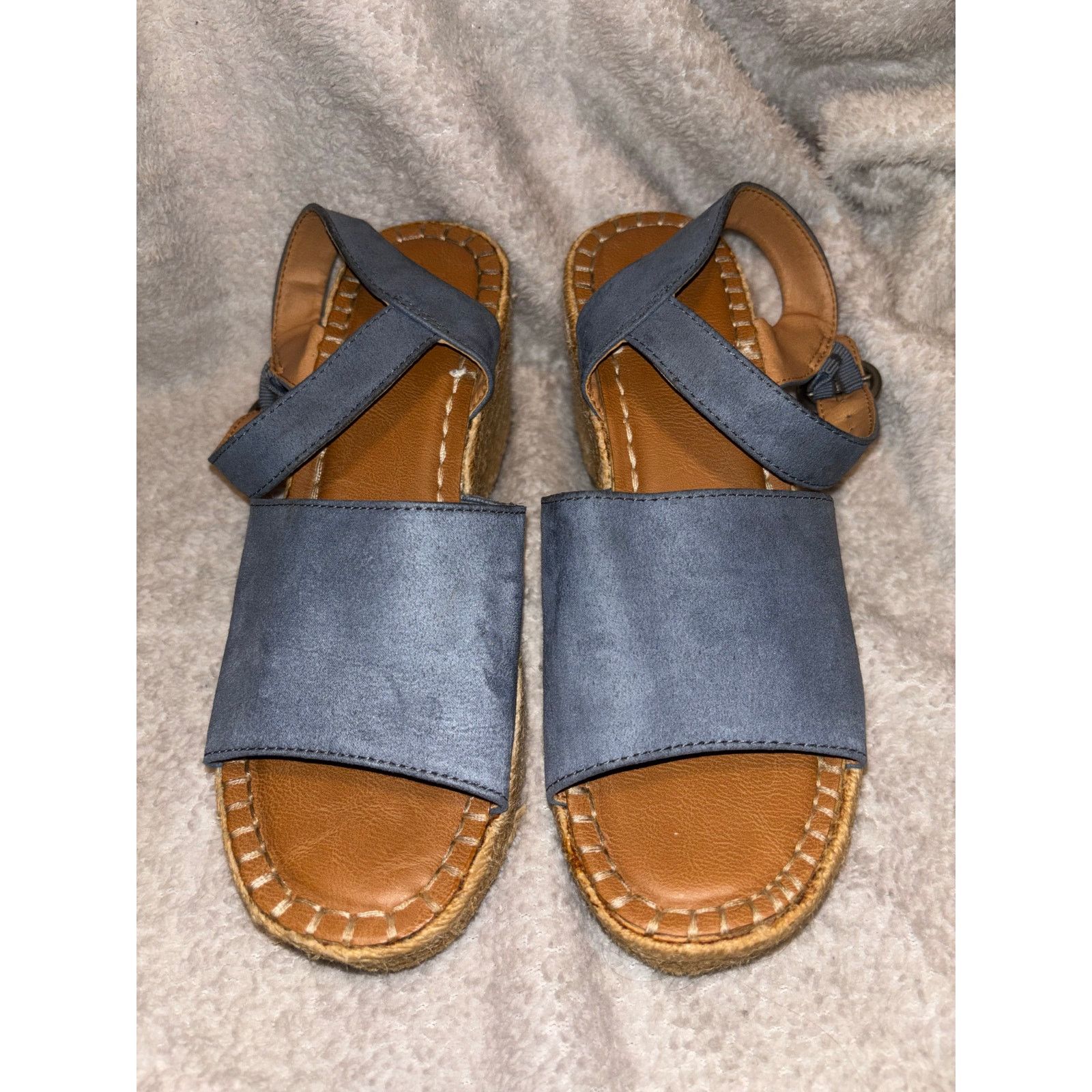 The Unbranded Brand Blue Suede Universal Thread Wedges Size 8 Size US 8 / IT 38 - 1 Thumbnail