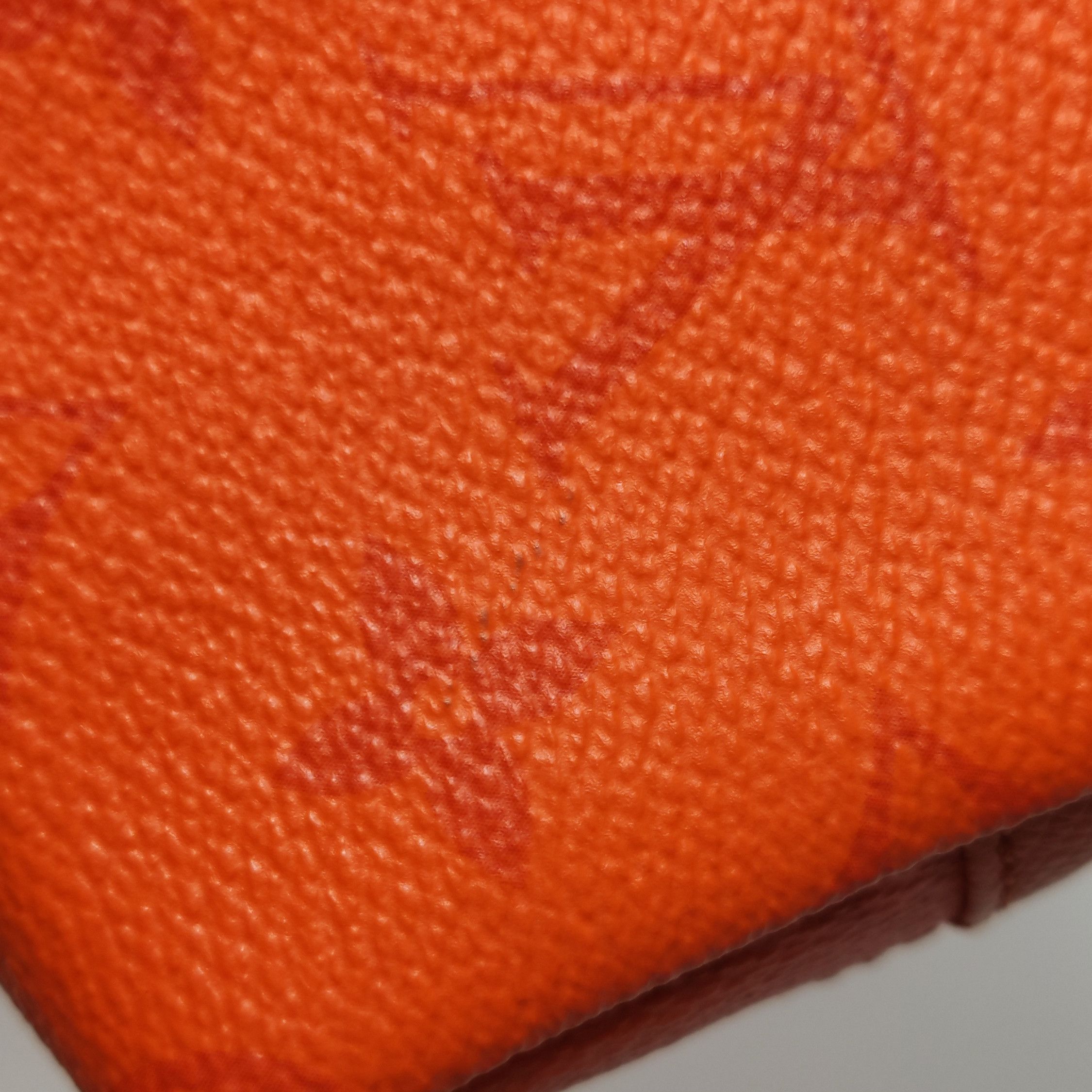 Louis Vuitton Louis Vuitton (LV) solid color monogram coin purse -y2506 Size ONE SIZE - 6 Thumbnail