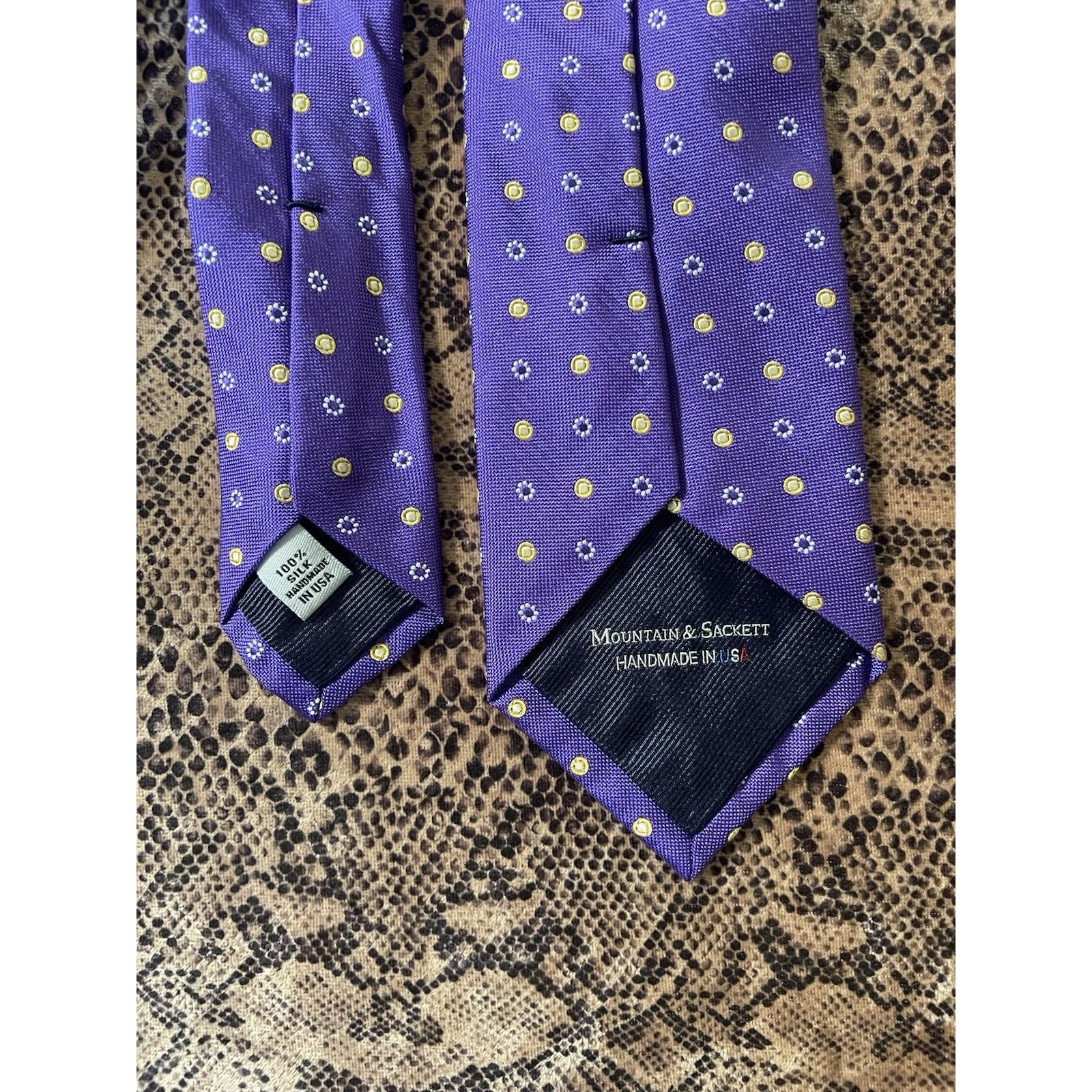 Other Mountain & Sackett Tie Gold Printed Pattern, 100% silk USA Size ONE SIZE - 2 Thumbnail