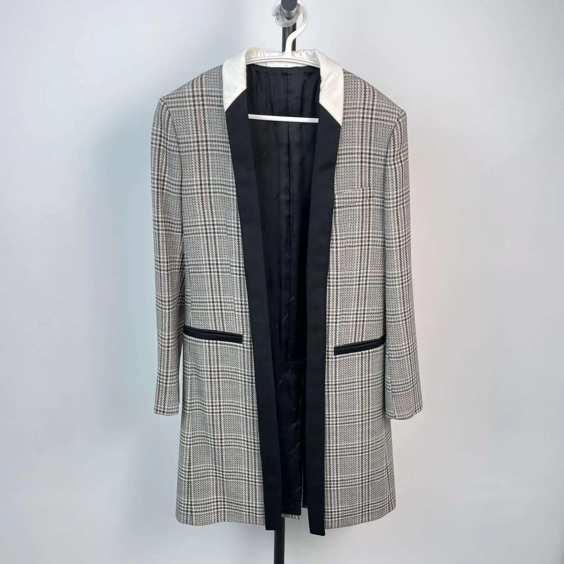 Louis Vuitton LV Houndstooth White Collar Overcoat 36 Size XS / US 0-2 / IT 36-38 - 1 Thumbnail