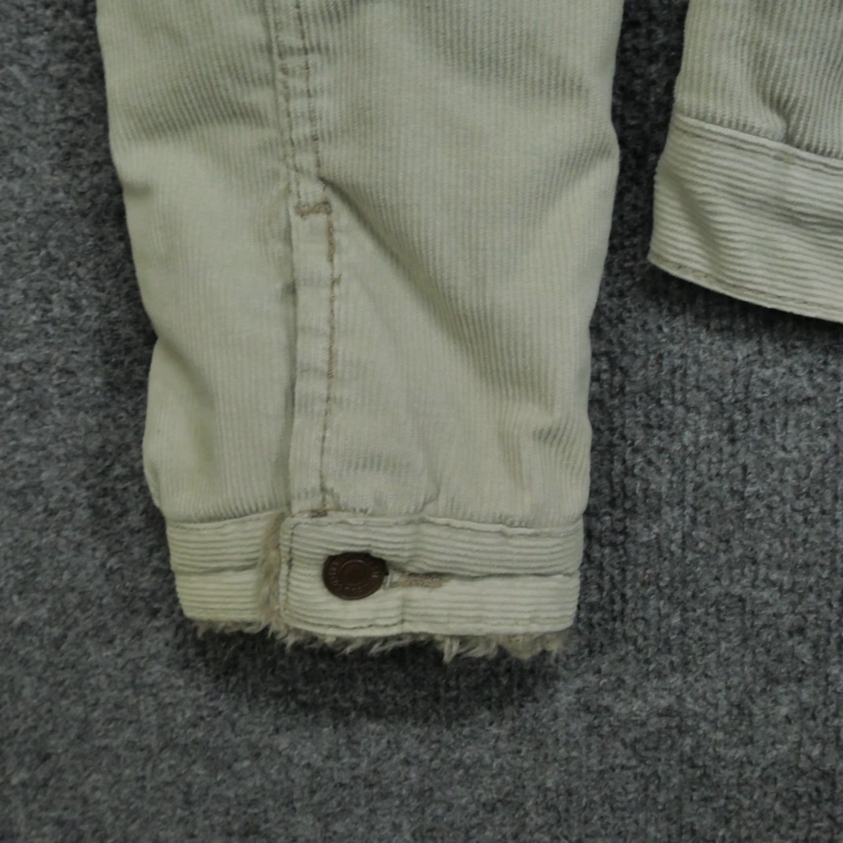 Levi's VINTAGE Levi's Trucker Jacket Womens L Tan Corduroy Quilt Lined Beige 90s? (adjust for actual decade difficult) Size L / US 10 / IT 46 - 3 Thumbnail