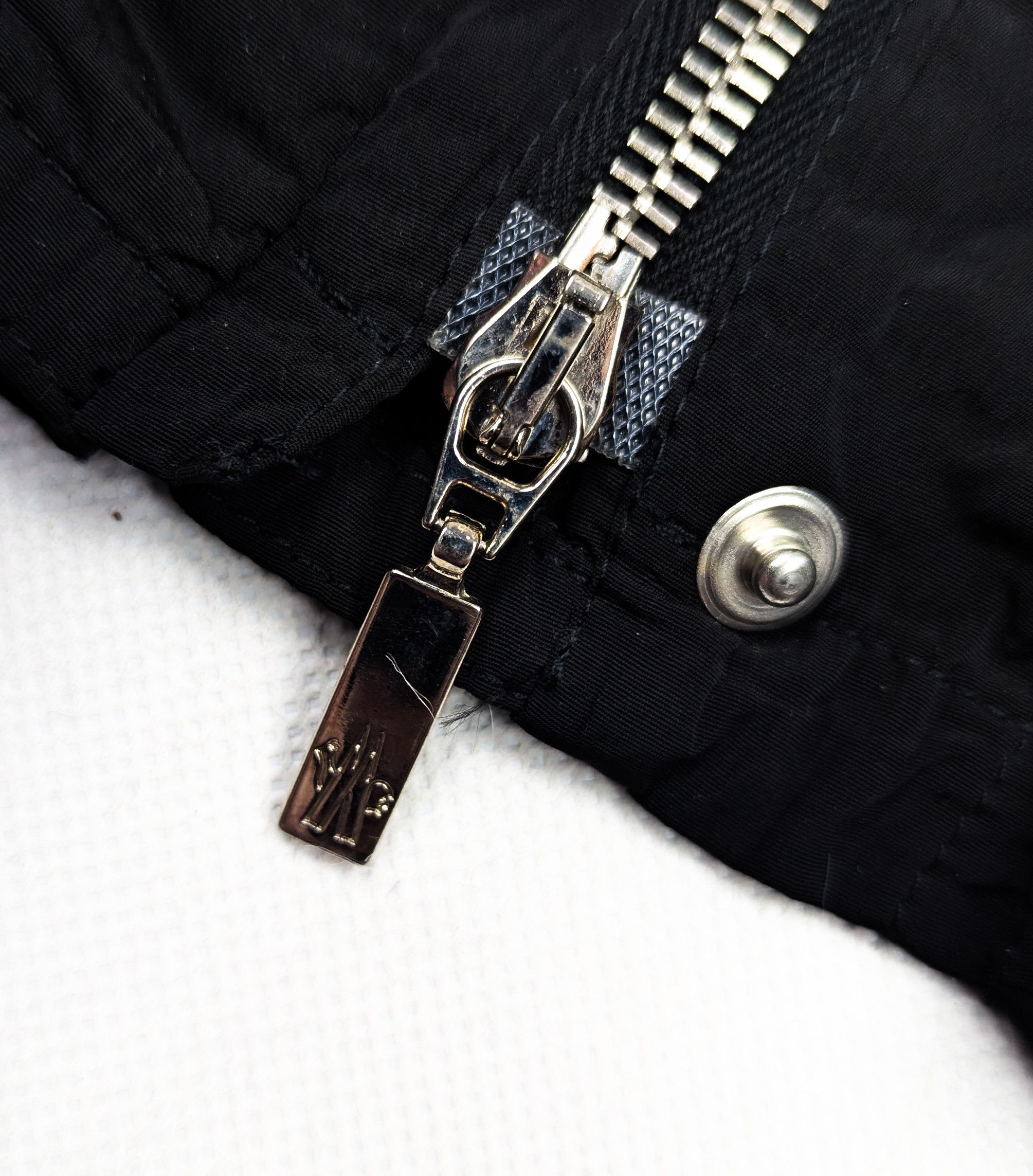 Moncler Moncler black light jacket 2 M Size M / US 6-8 / IT 42-44 - 4 Thumbnail