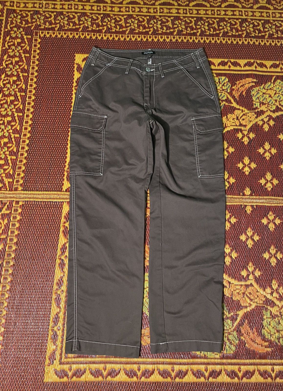 True Religion True Religion Brown Cargo Pants White stitching Size US 32 / EU 48 - 2 Thumbnail