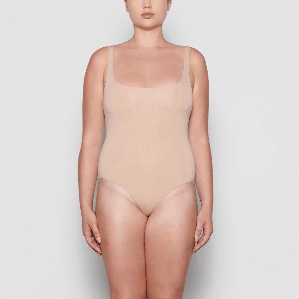 Designer CT1370a SKIMS ESSENTIALS SCOOP NECK BODYSUIT SANDSTONE L/XL Size L / US 10 / IT 46 - 1 Thumbnail
