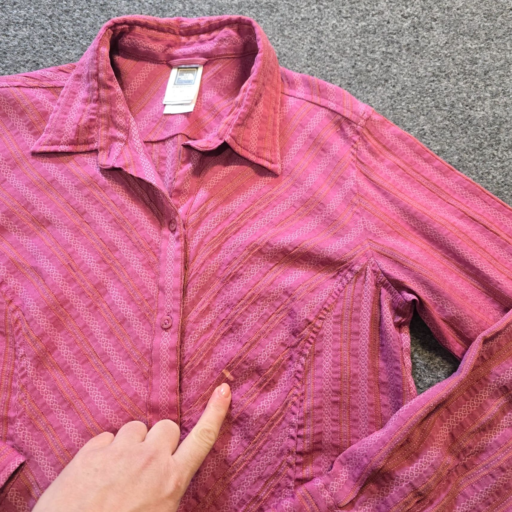 The North Face The North Face Top Womens Size Small Pink Embroidered Button Down Casual Outdoors Shirt Size S / US 4 / IT 40 - 4 Thumbnail